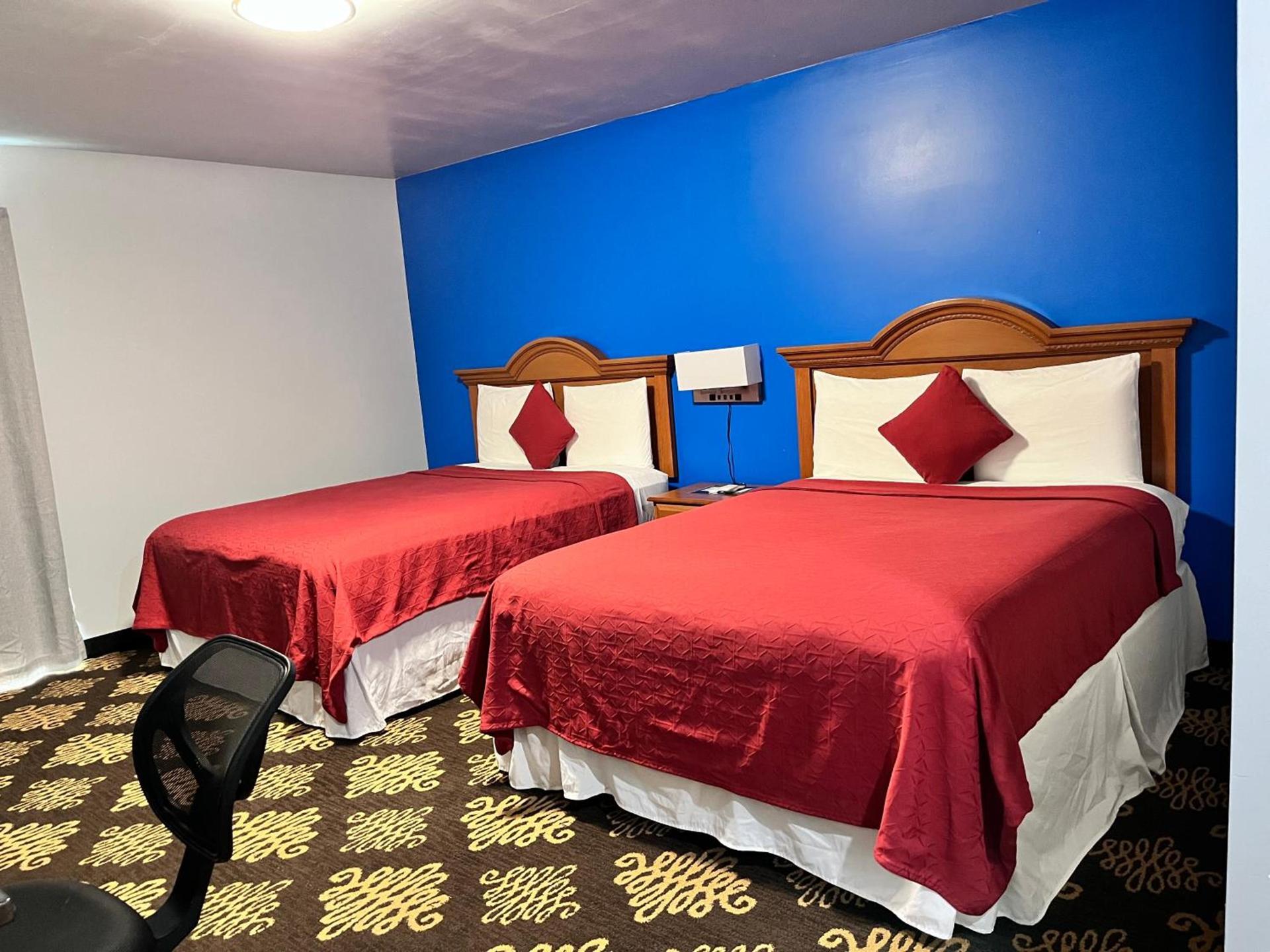 Midway Motel photo 10