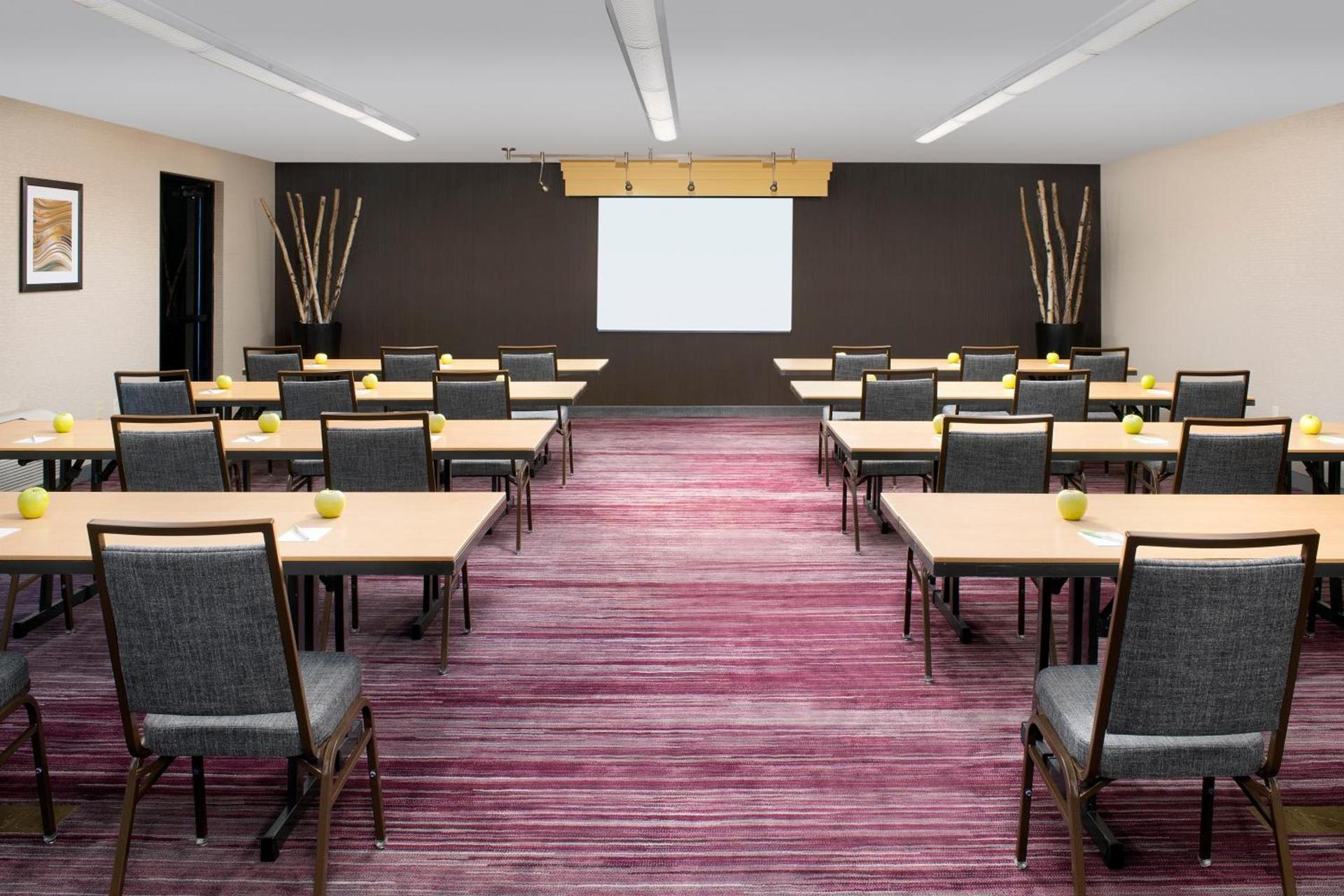 Courtyard by Marriott Portland Hillsboro photo 5