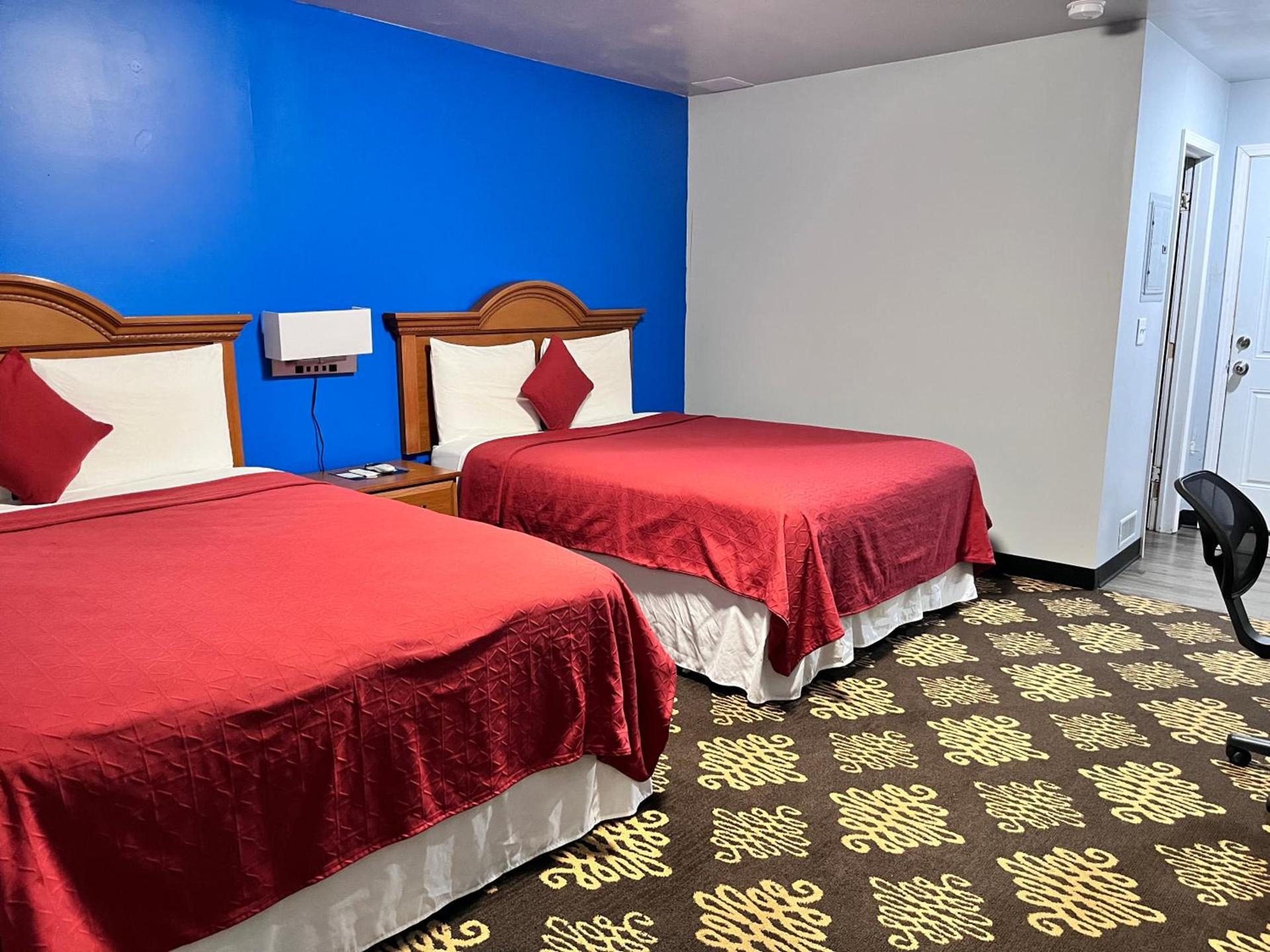 Midway Motel photo 7