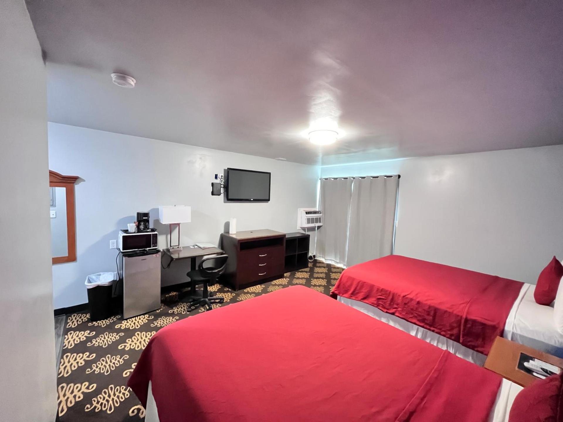 Midway Motel photo 5