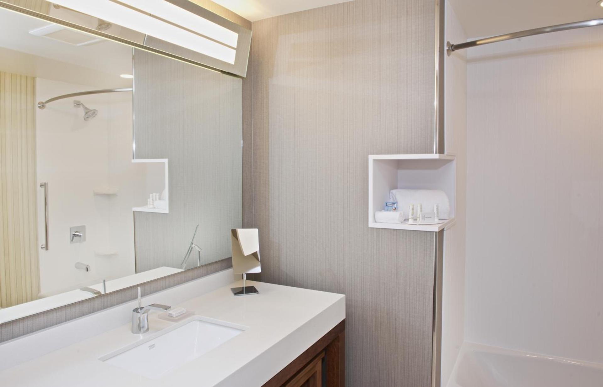 Courtyard by Marriott Seattle Everett Downtown photo 29