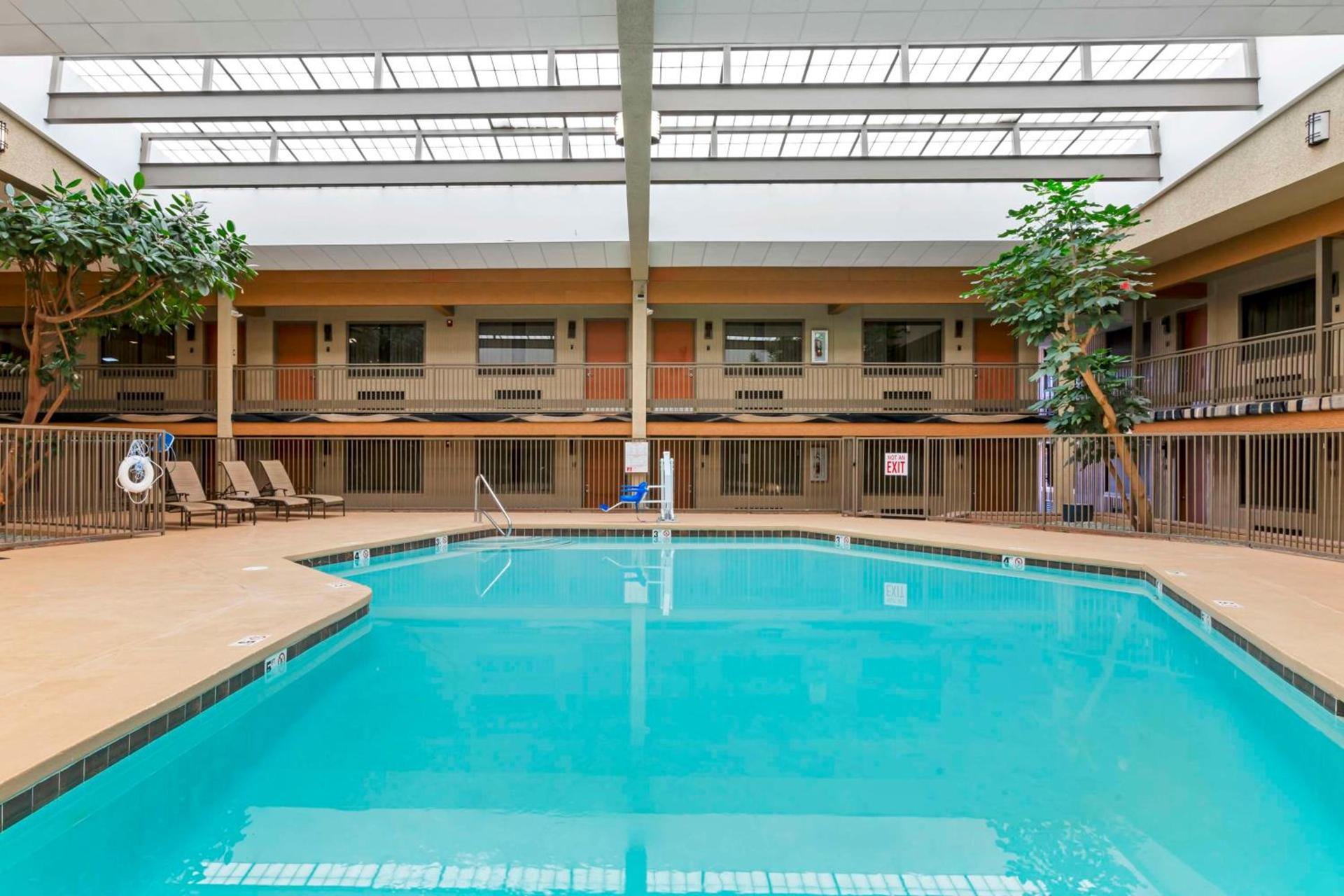 Best Western Plus Raton Hotel photo 6