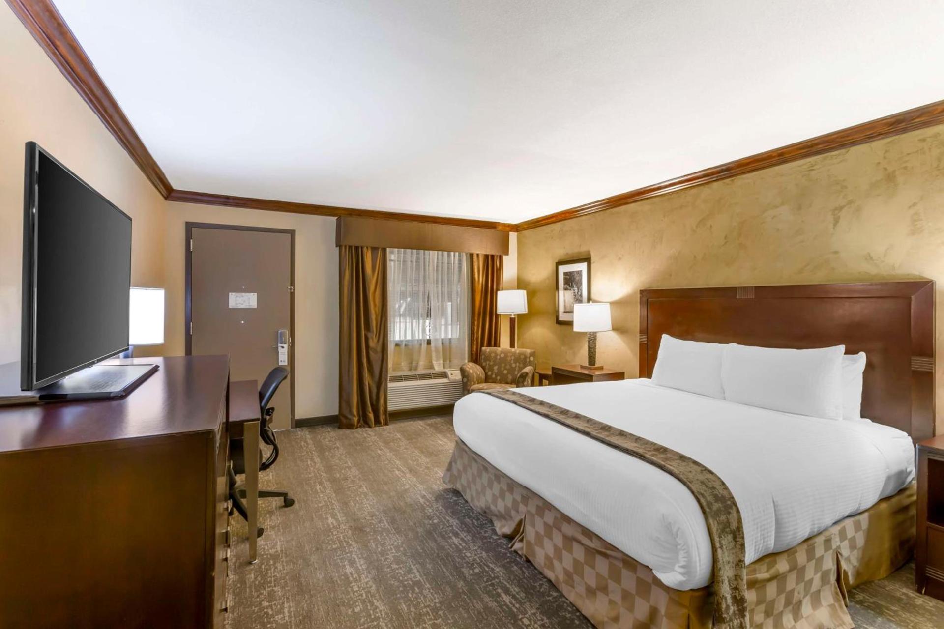 Best Western Plus Raton Hotel photo 13