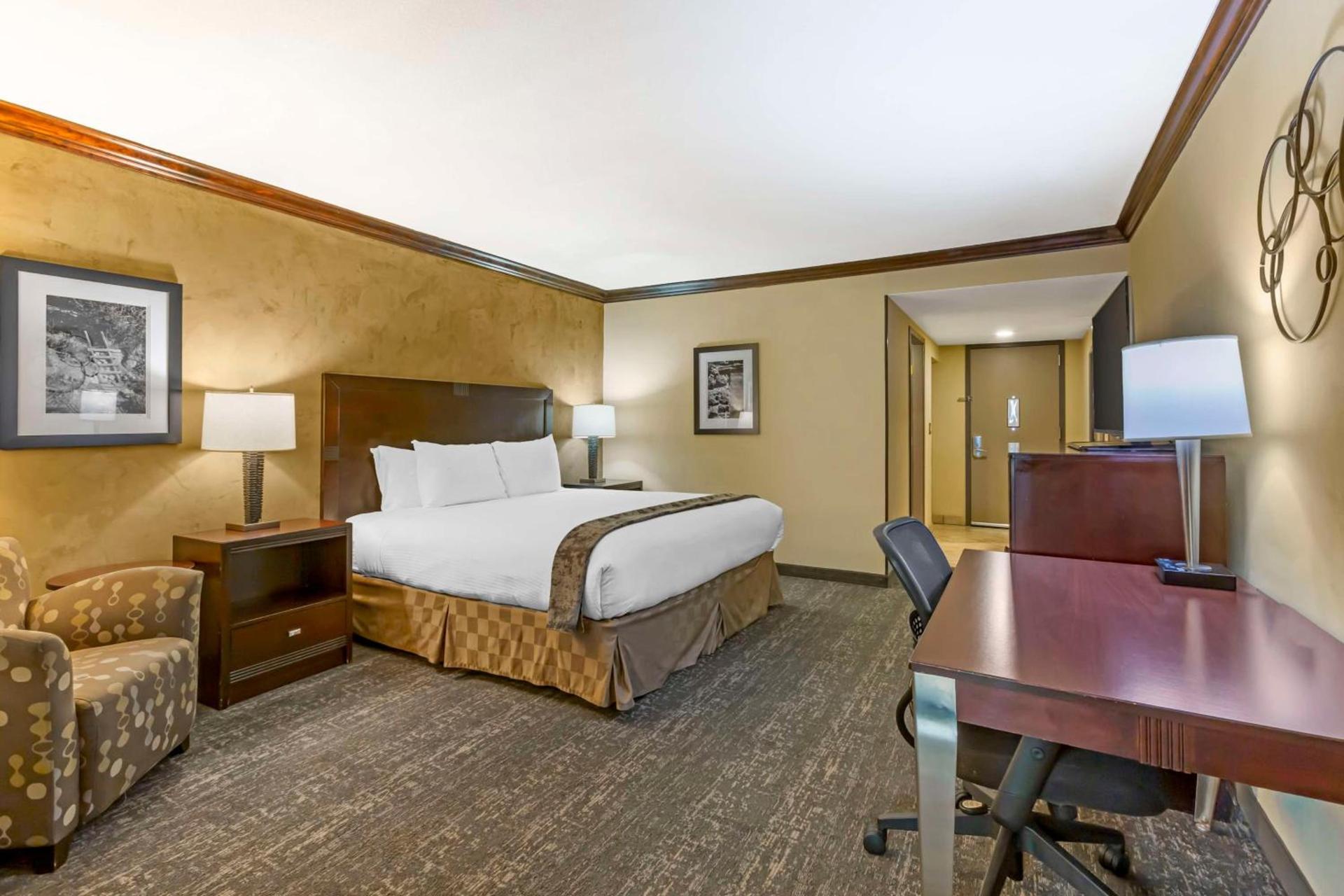 Best Western Plus Raton Hotel photo 14