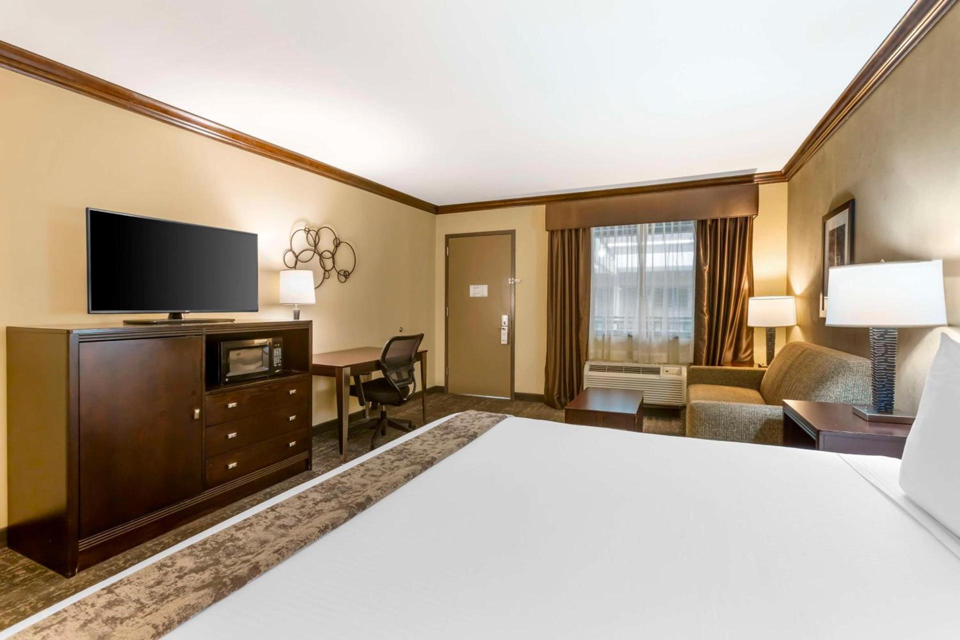 Best Western Plus Raton Hotel photo 18
