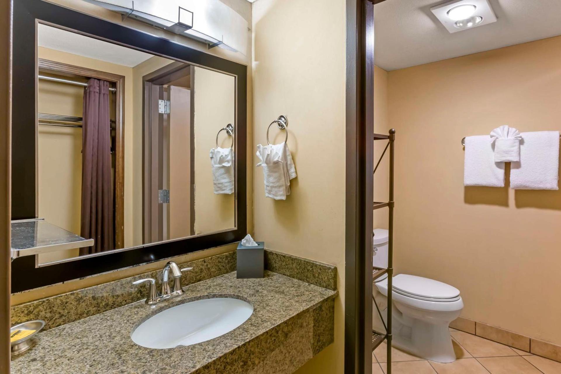Best Western Plus Raton Hotel photo 19