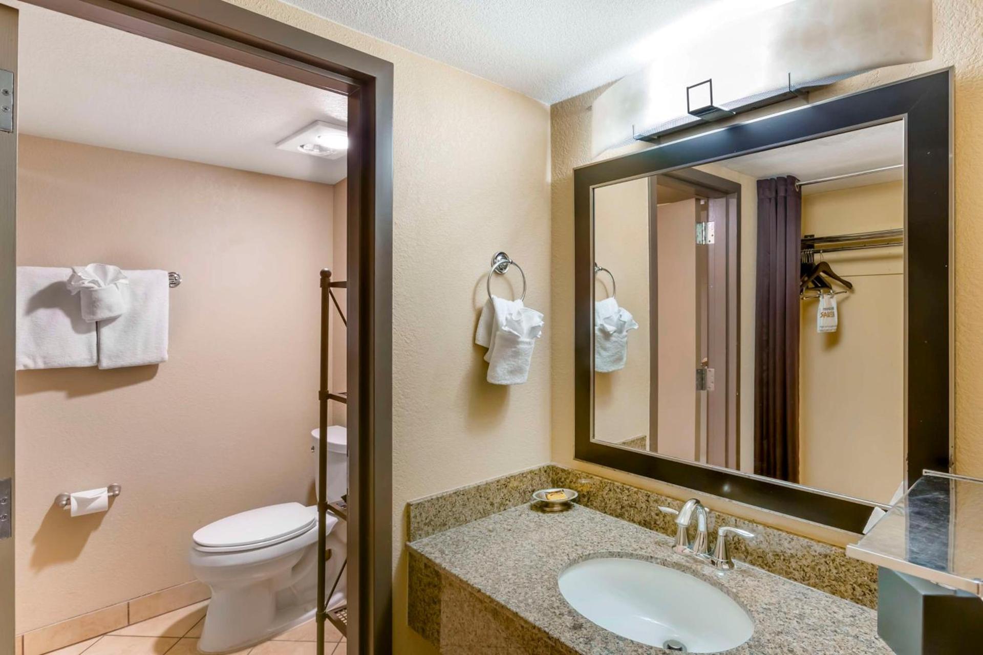 Best Western Plus Raton Hotel photo 22