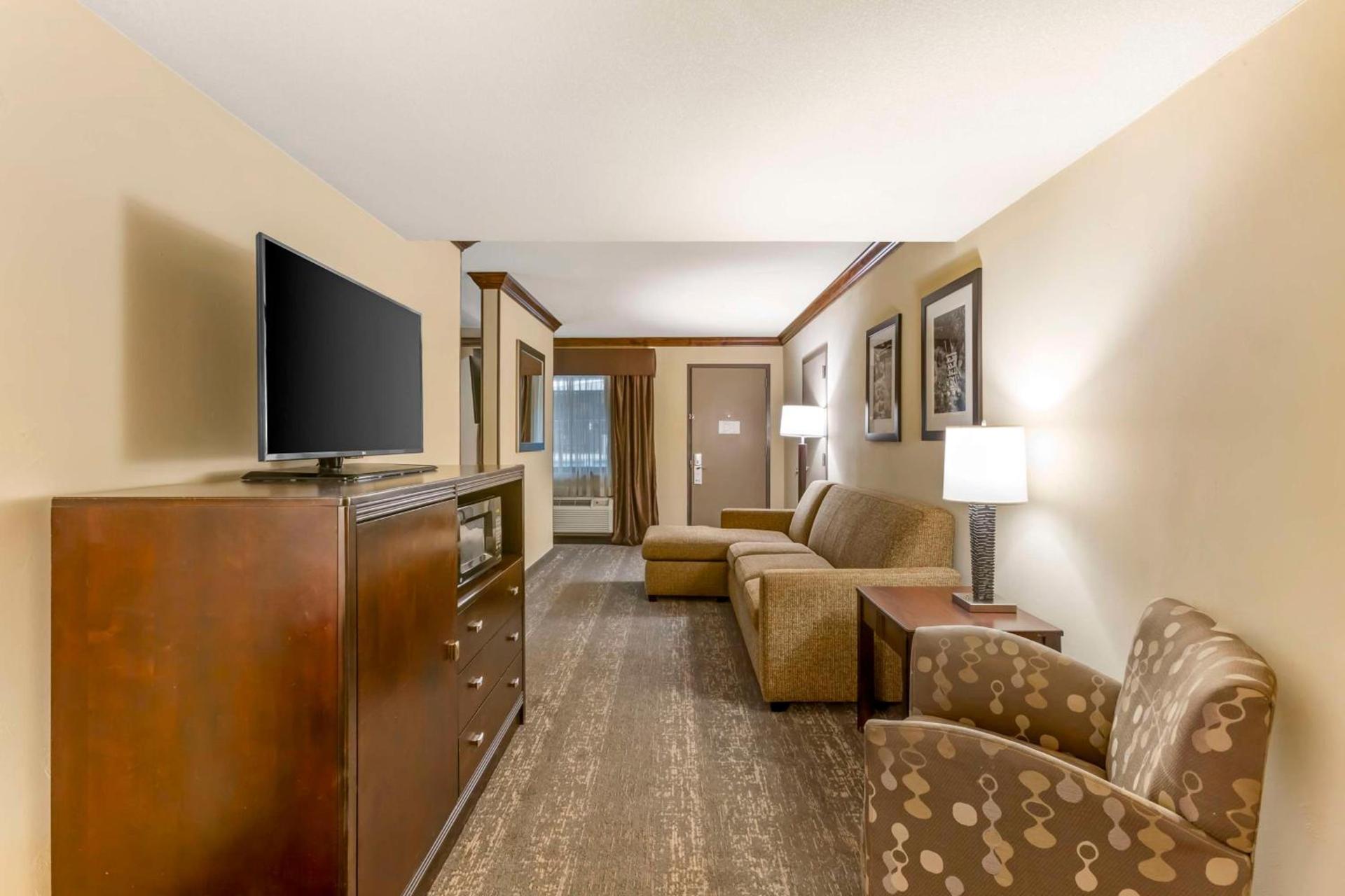 Best Western Plus Raton Hotel photo 25