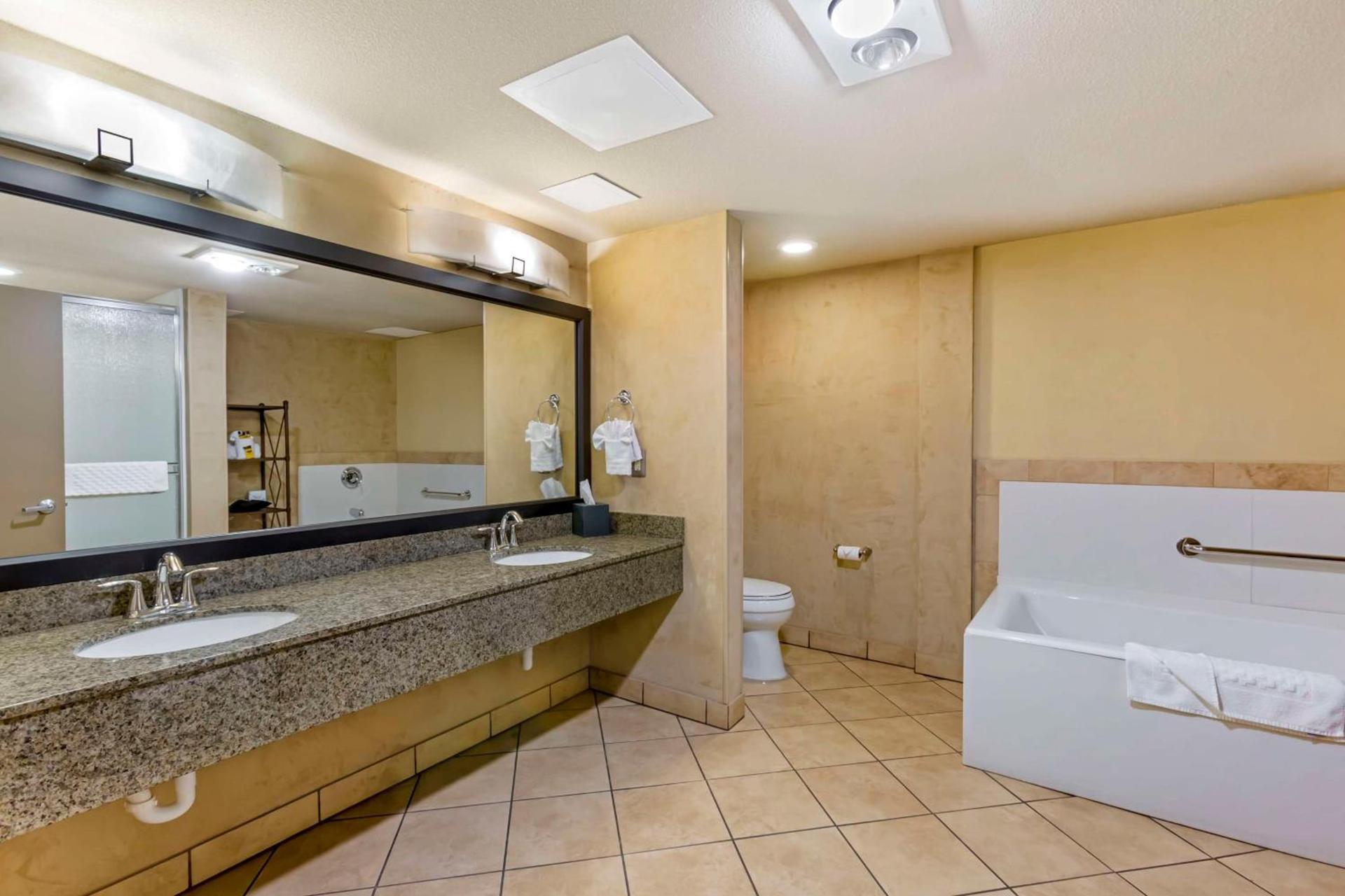 Best Western Plus Raton Hotel photo 27