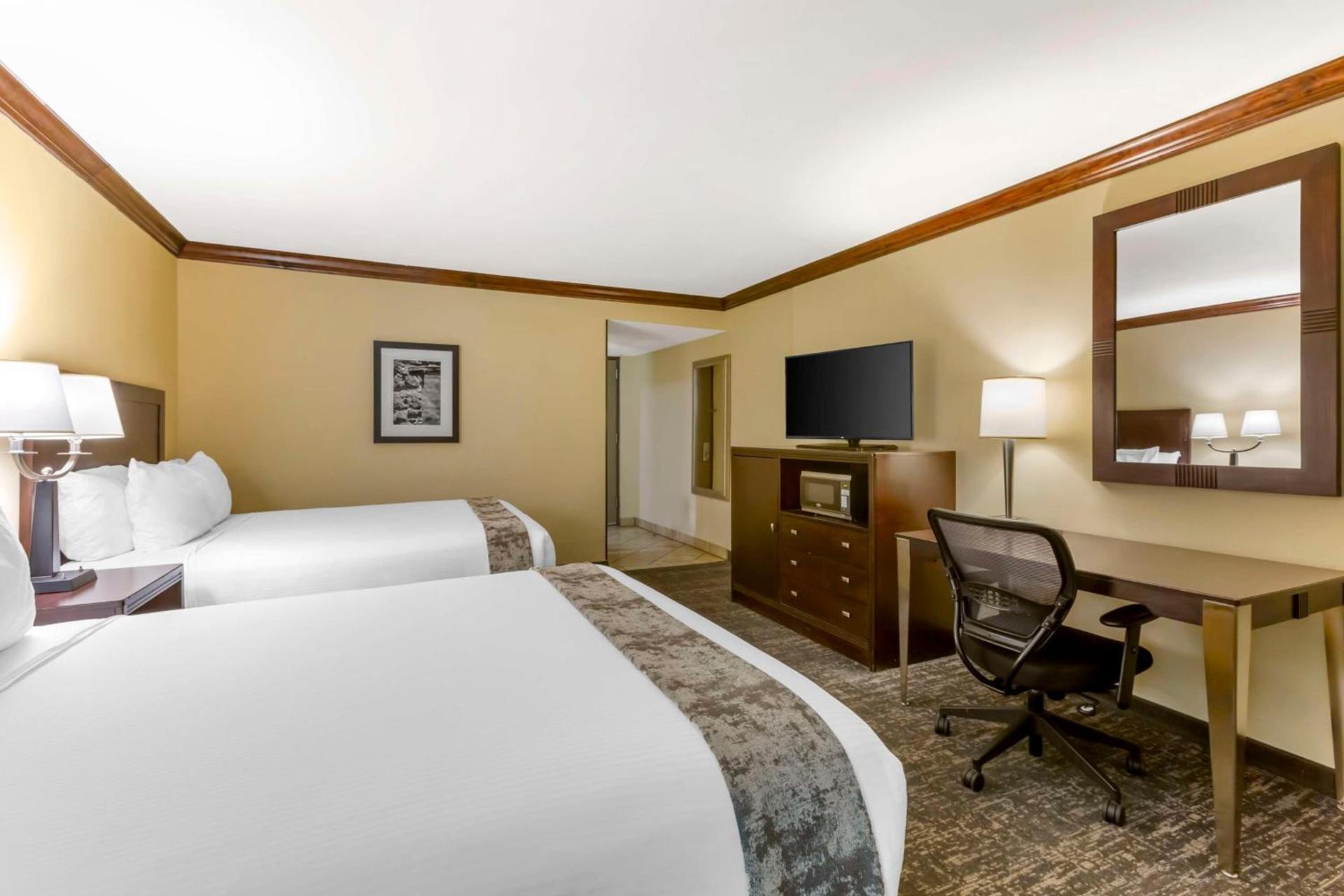 Best Western Plus Raton Hotel photo 30