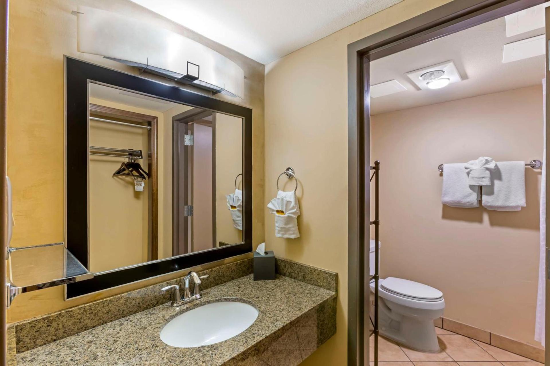 Best Western Plus Raton Hotel photo 31