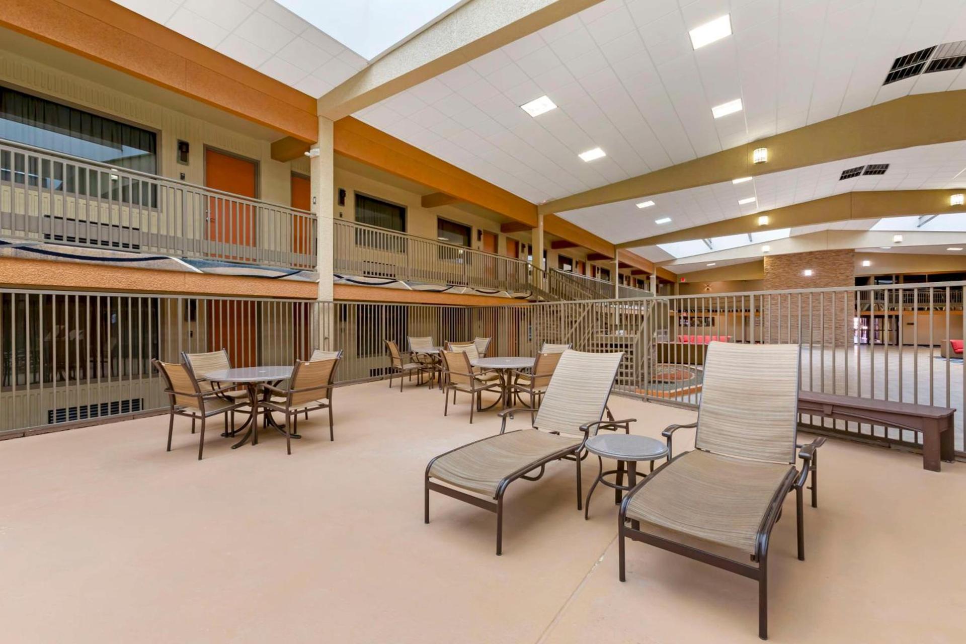 Best Western Plus Raton Hotel photo 35
