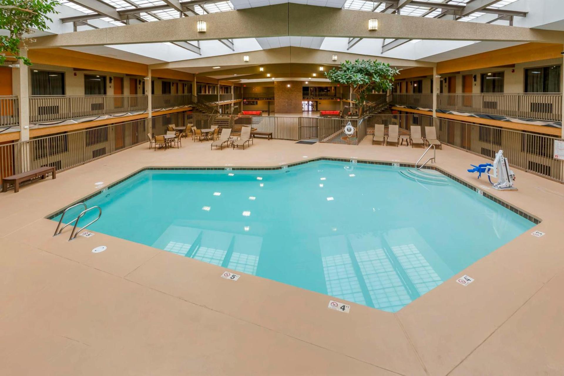 Best Western Plus Raton Hotel photo 41