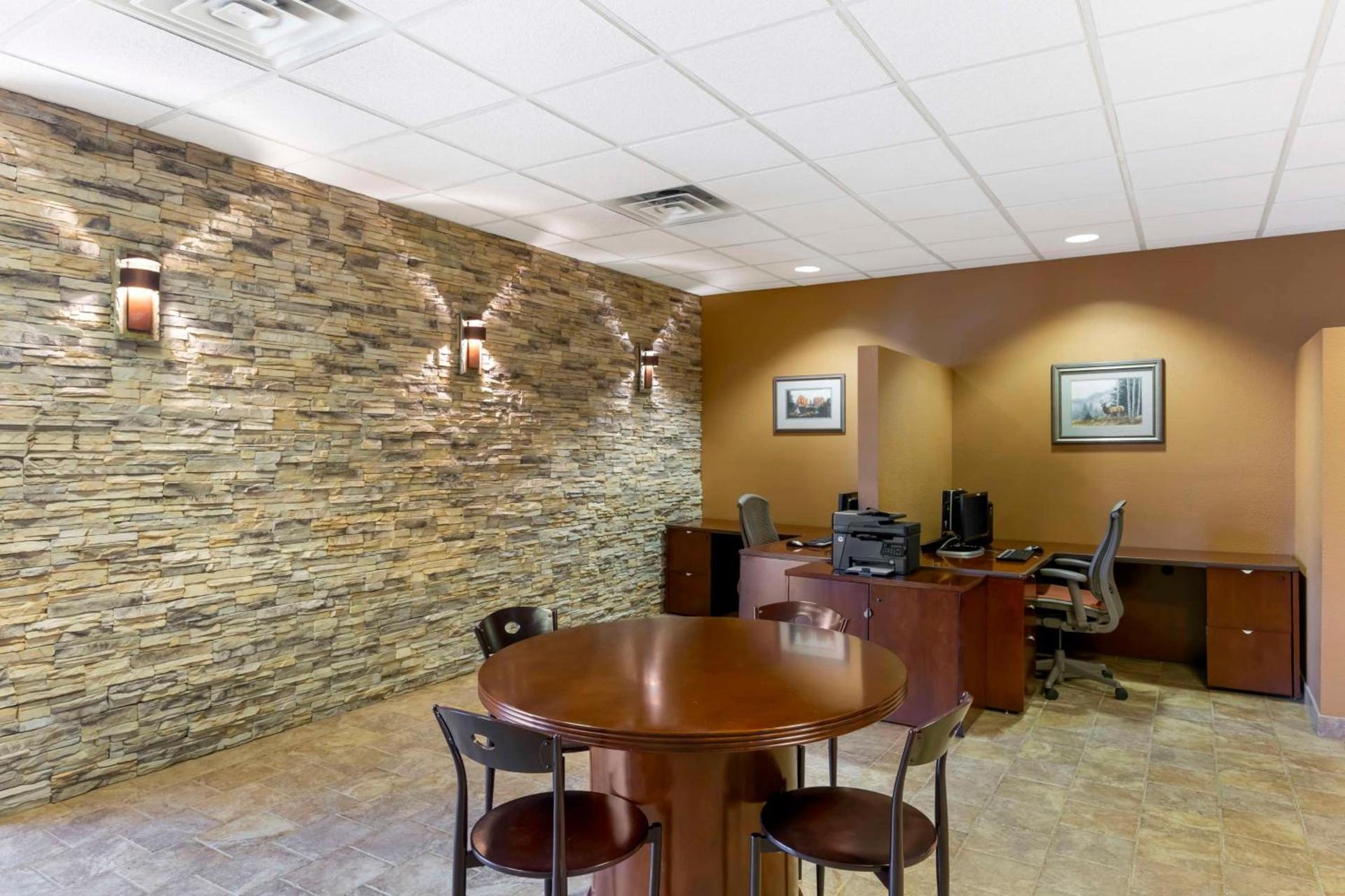 Best Western Plus Raton Hotel photo 43