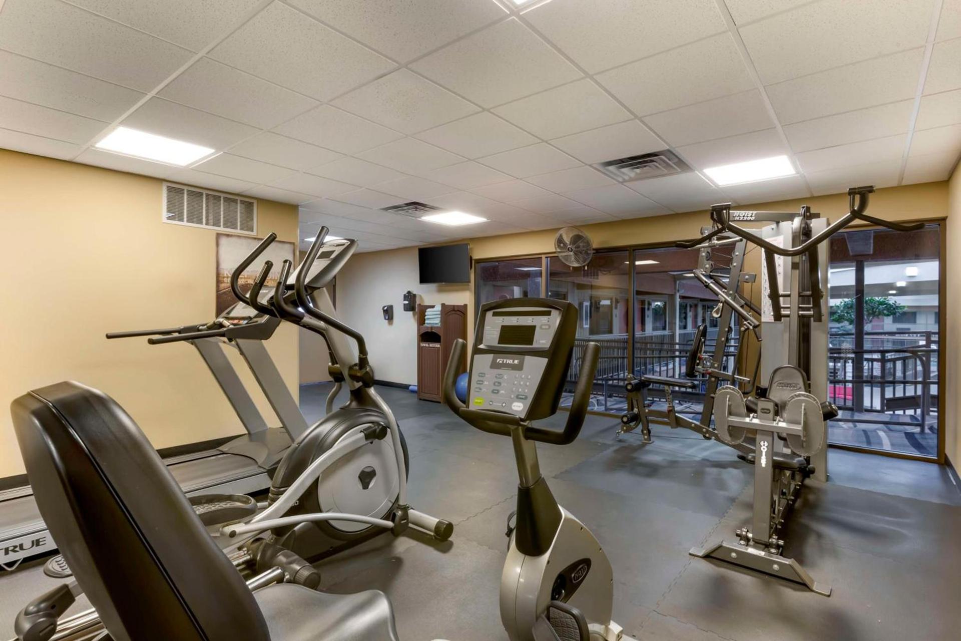Best Western Plus Raton Hotel photo 49