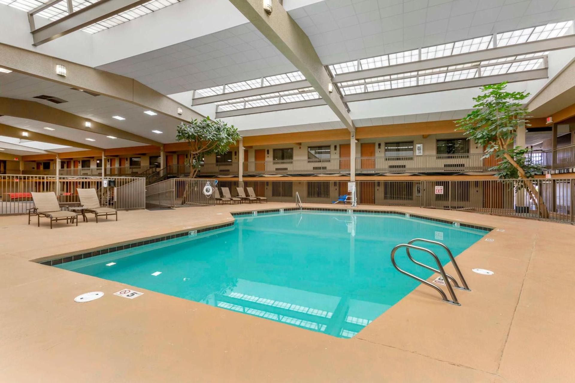 Best Western Plus Raton Hotel photo 50