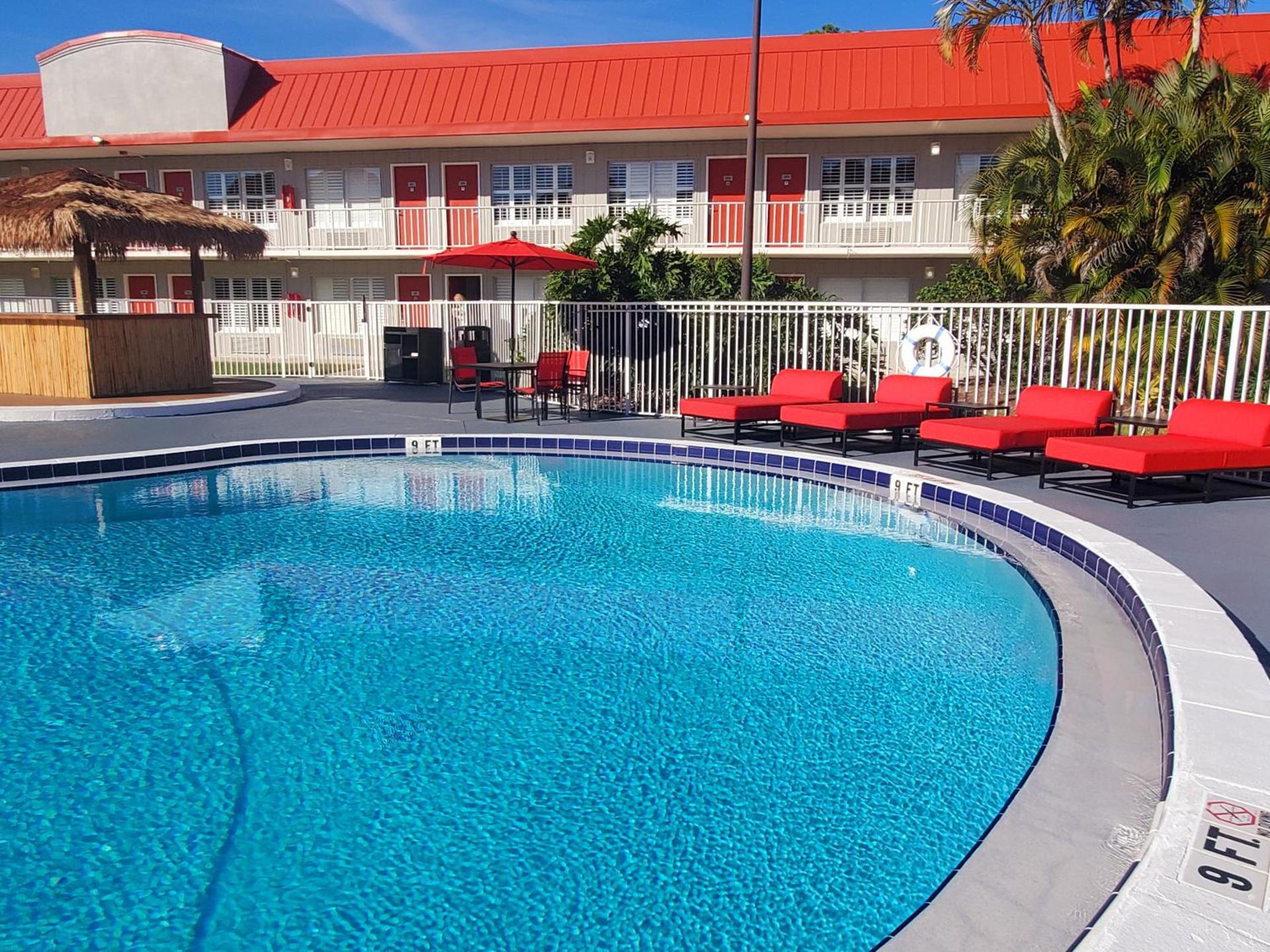 Vero Beach Inn & Suites Vero Beach I-95 photo 51
