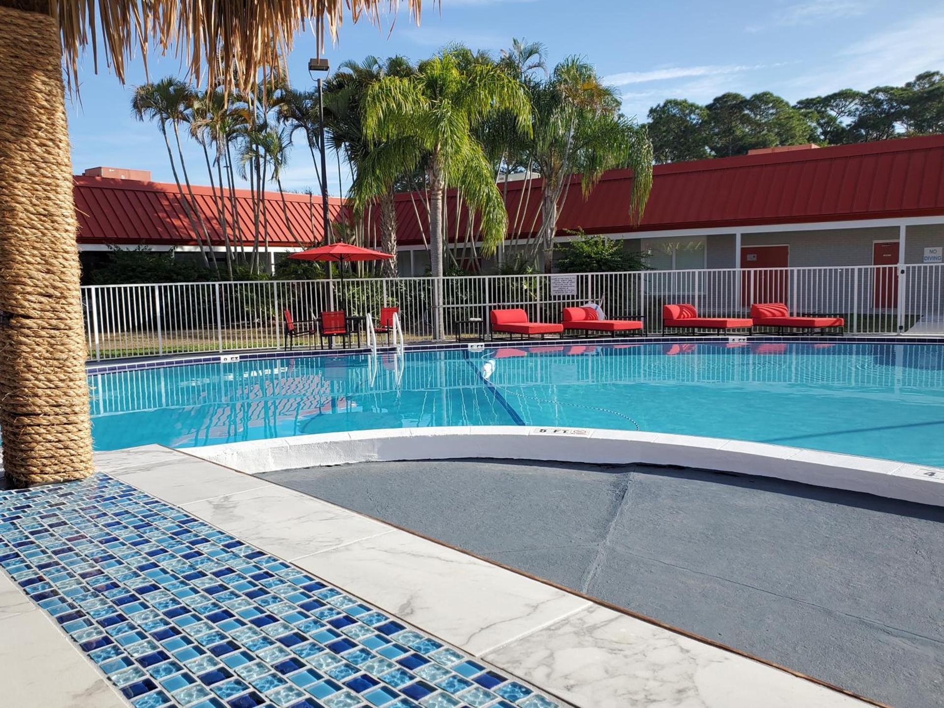 Vero Beach Inn & Suites Vero Beach I-95 photo 2