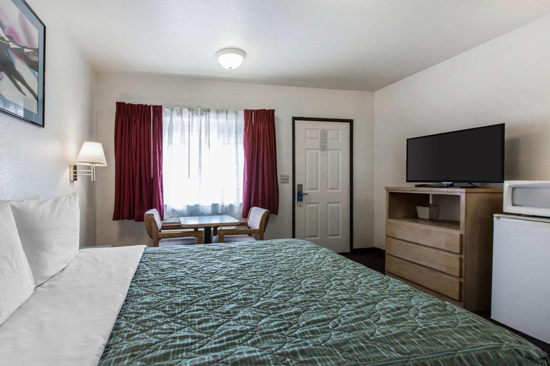 Rodeway Inn Beaumont photo 15