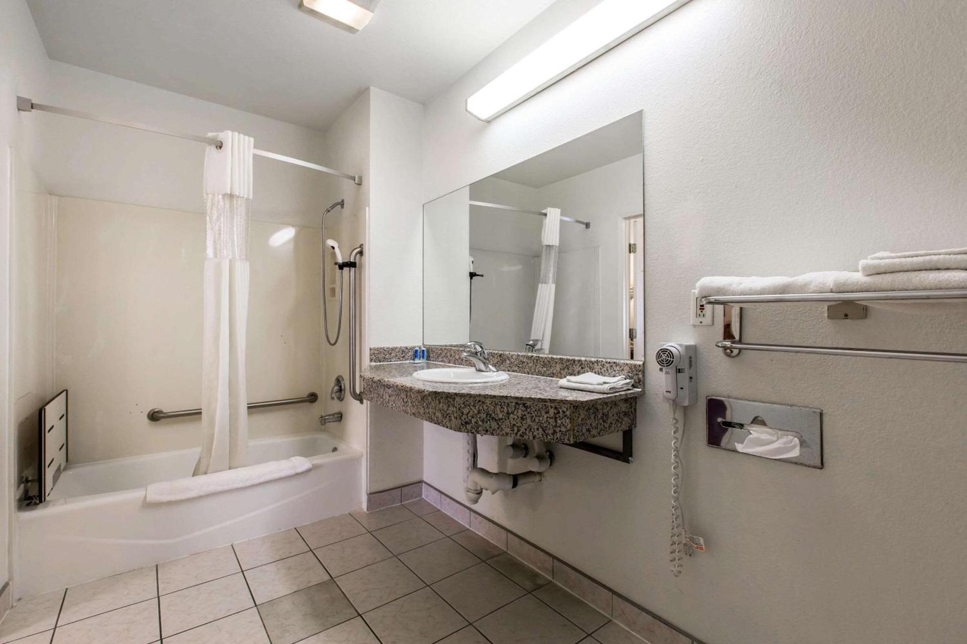 Rodeway Inn Beaumont photo 21
