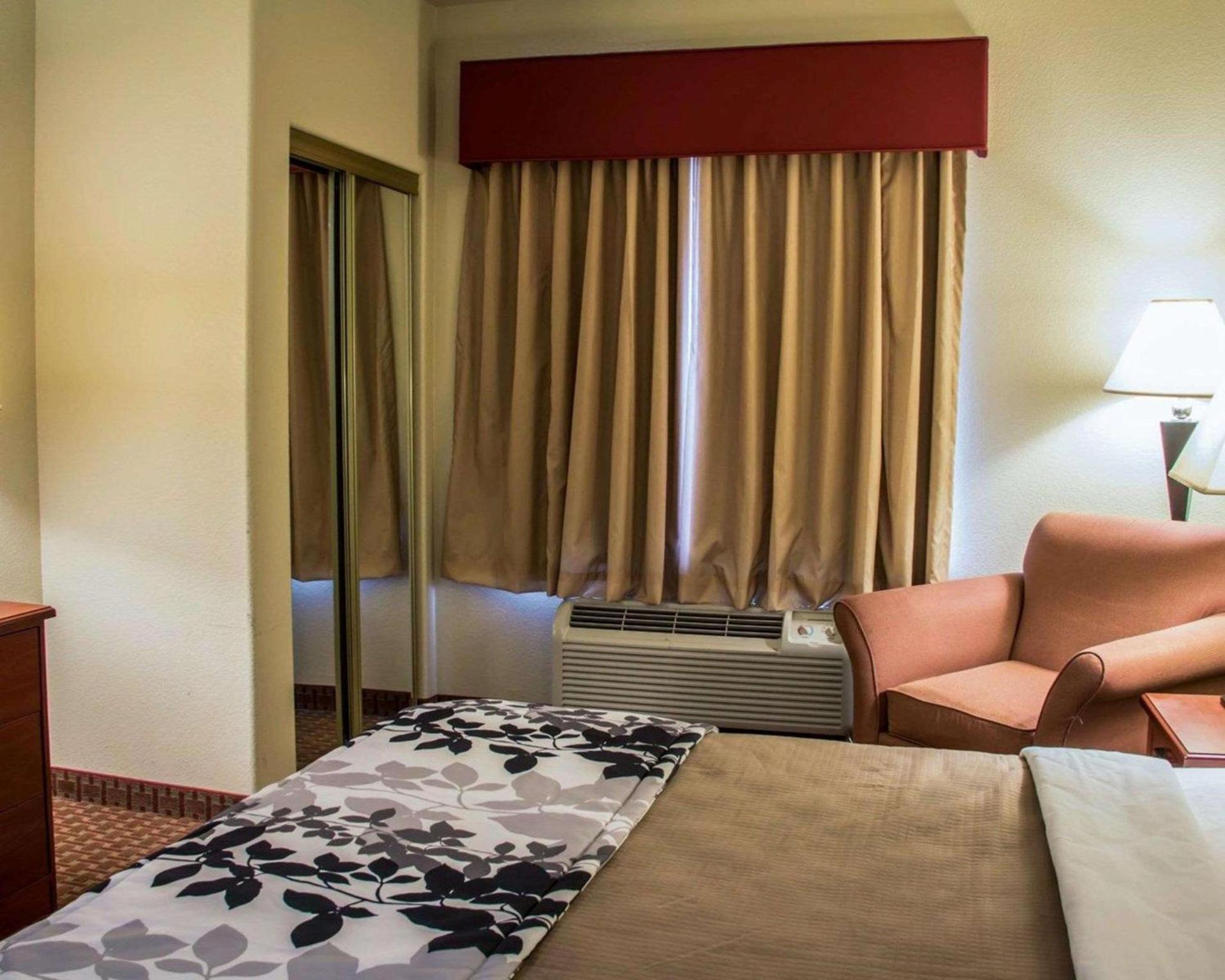 Sleep Inn & Suites at Six Flags photo 15