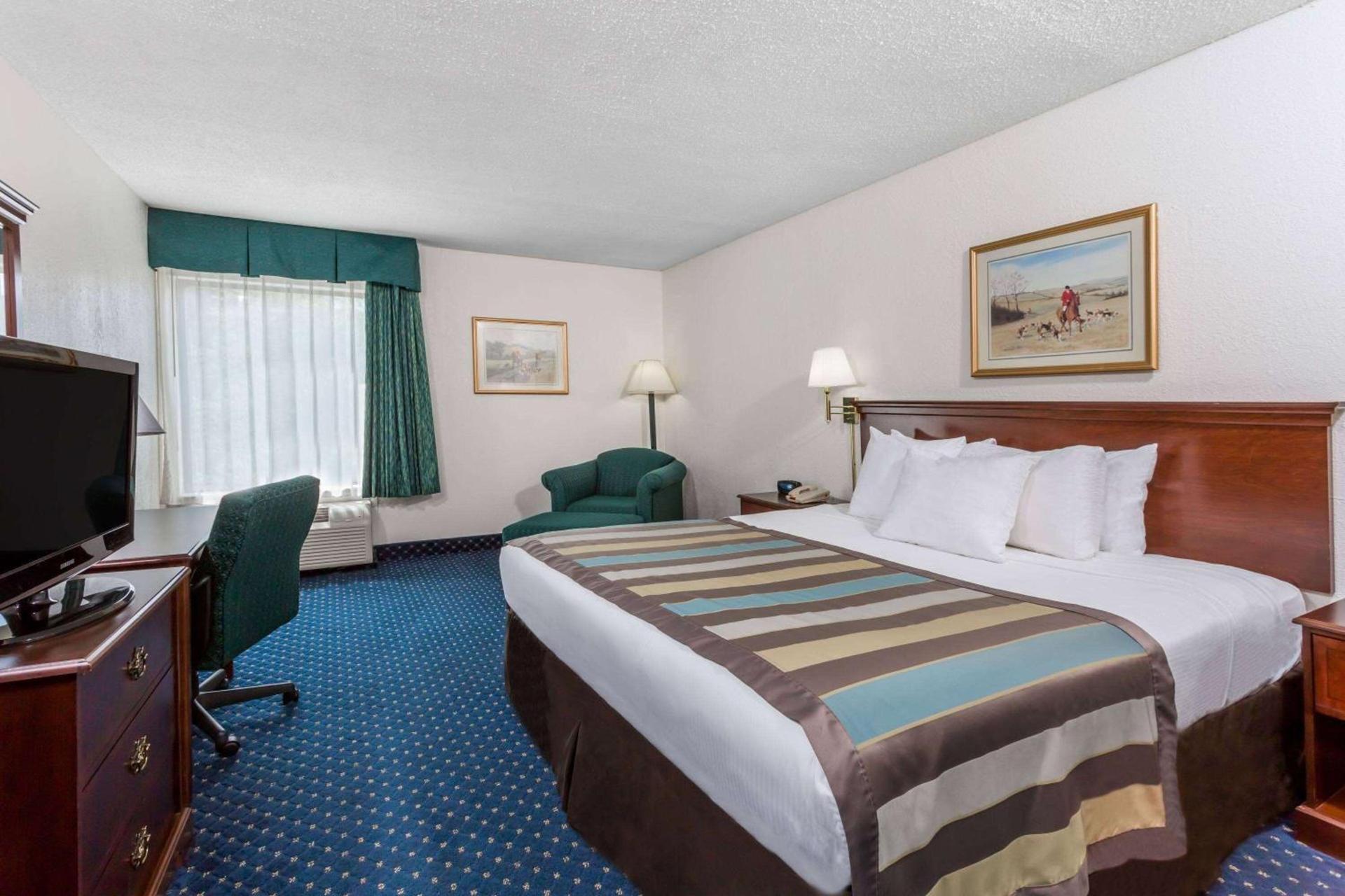 Best Western Greensboro Coliseum Inn photo 11