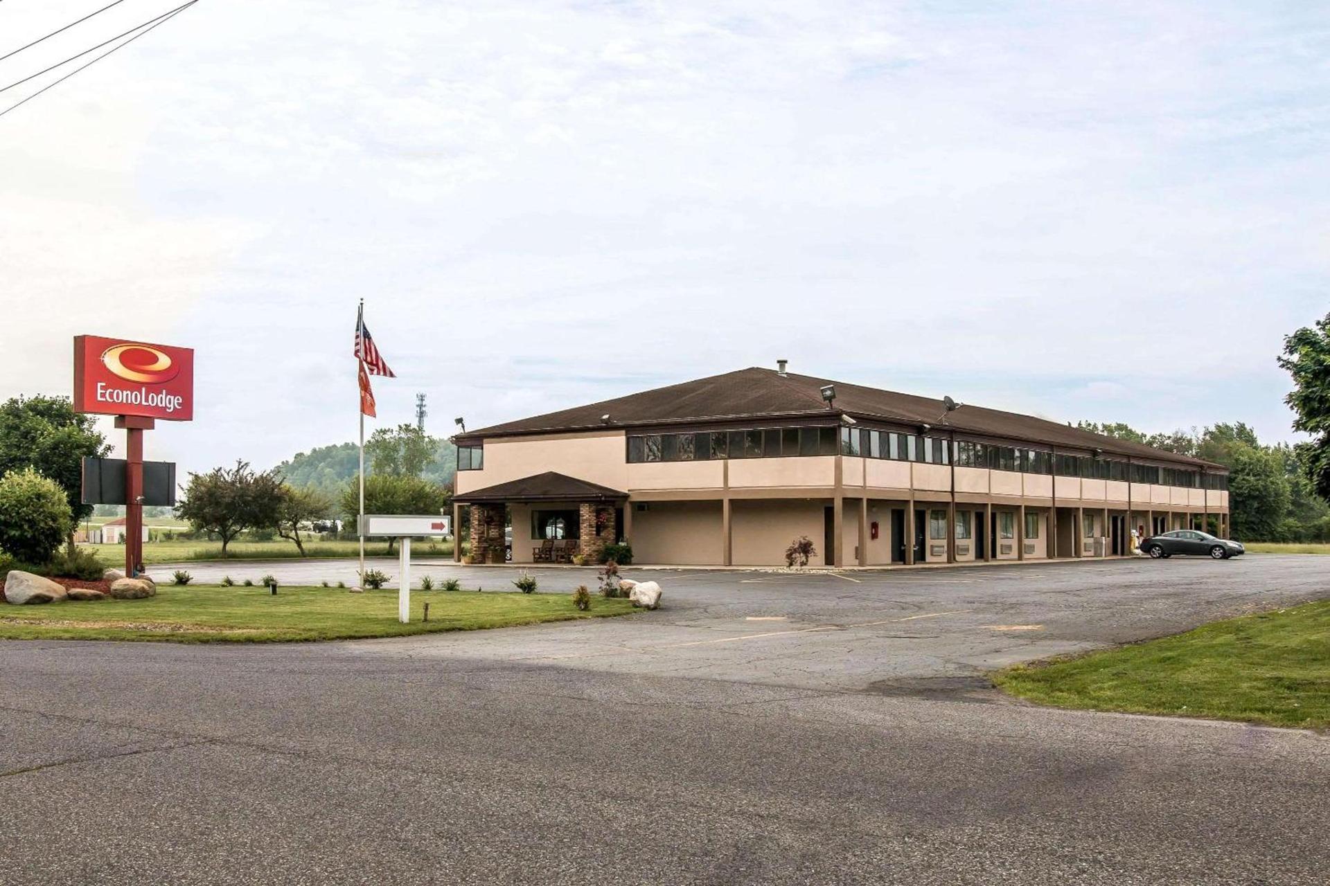 Econo Lodge Paw Paw photo 4