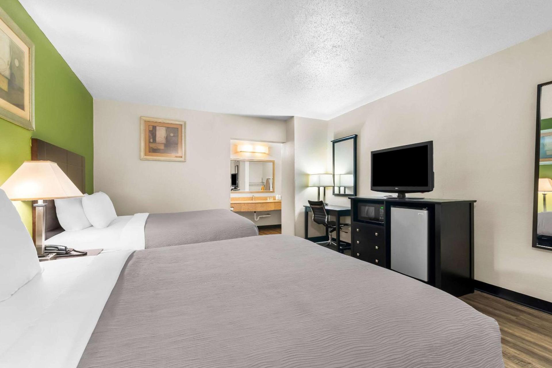 Quality Inn Tullahoma photo 22