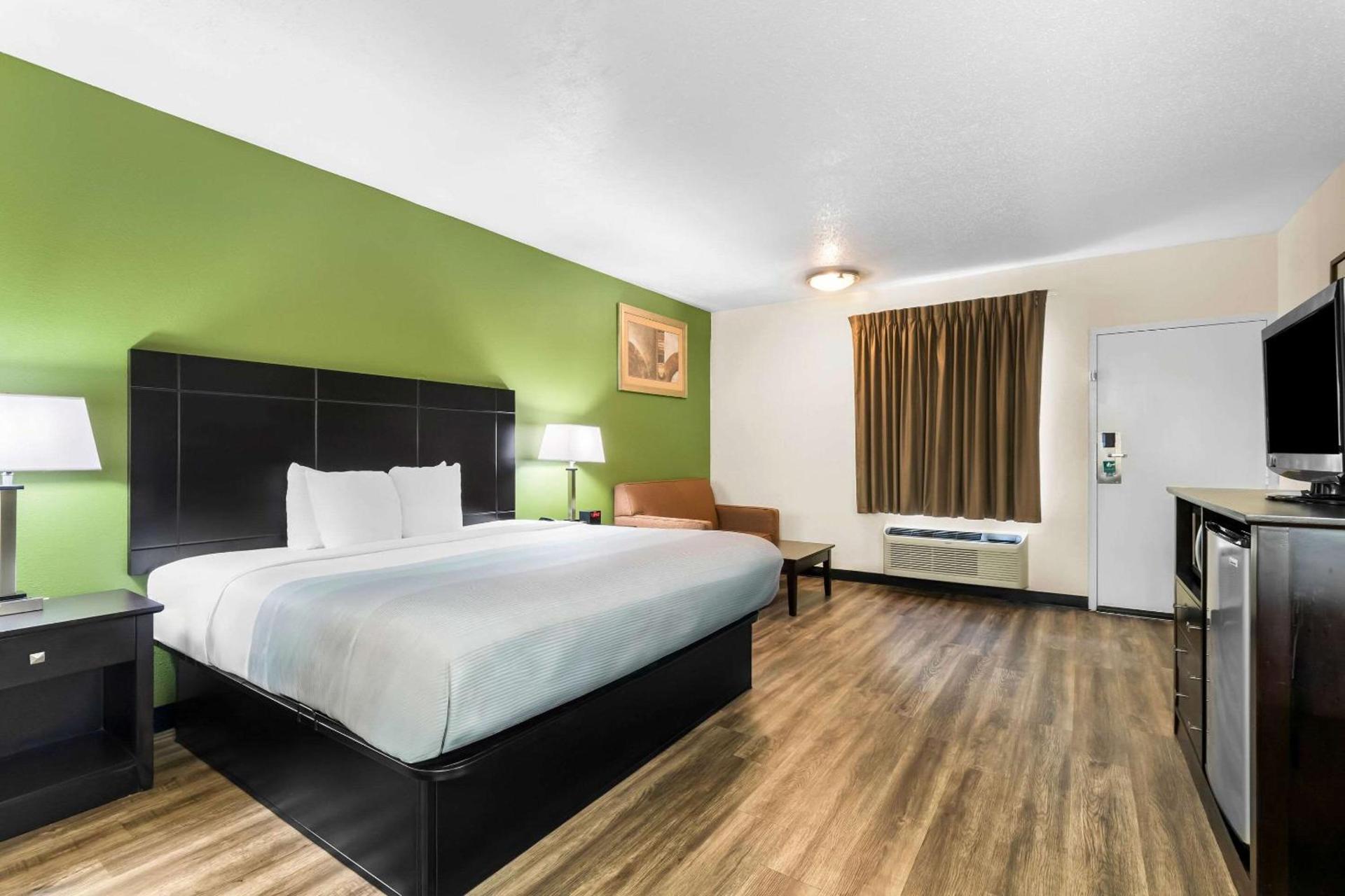 Quality Inn Tullahoma photo 30