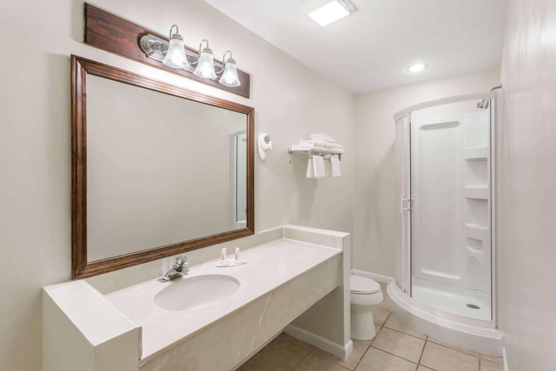 Best Western Greensboro Coliseum Inn photo 5
