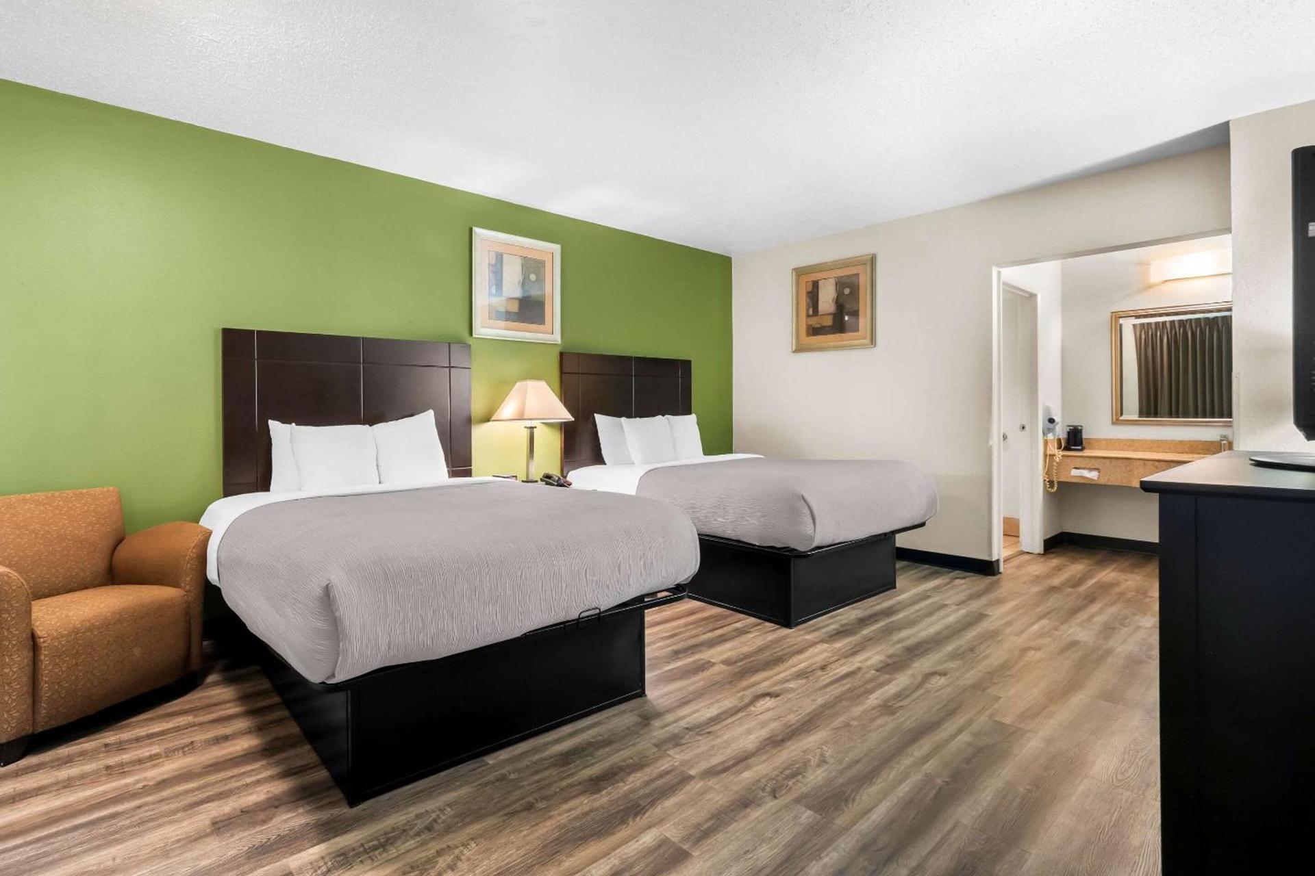 Quality Inn Tullahoma photo 21