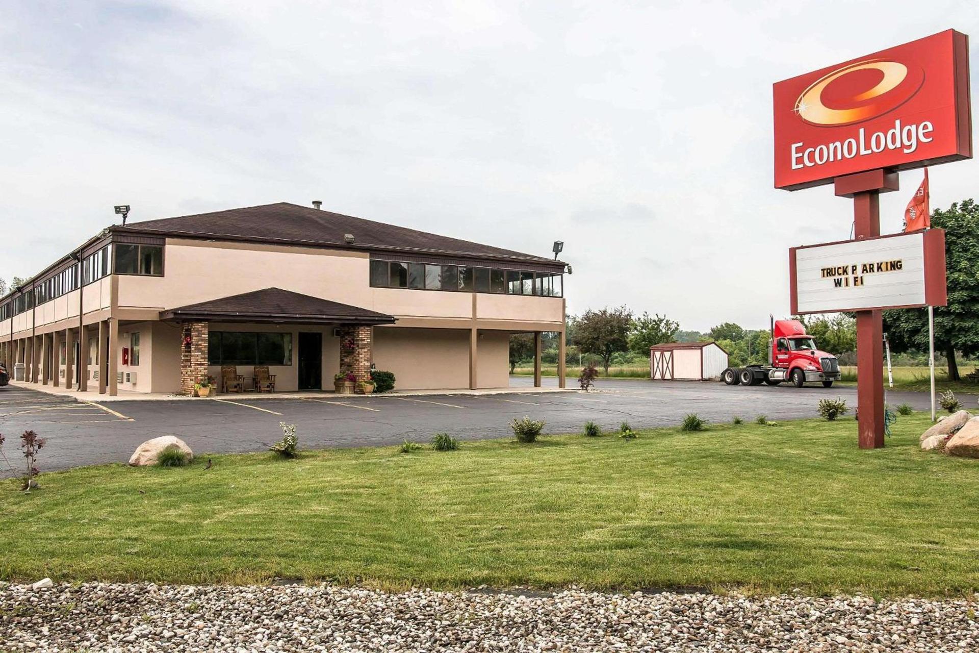 Econo Lodge Paw Paw photo 2
