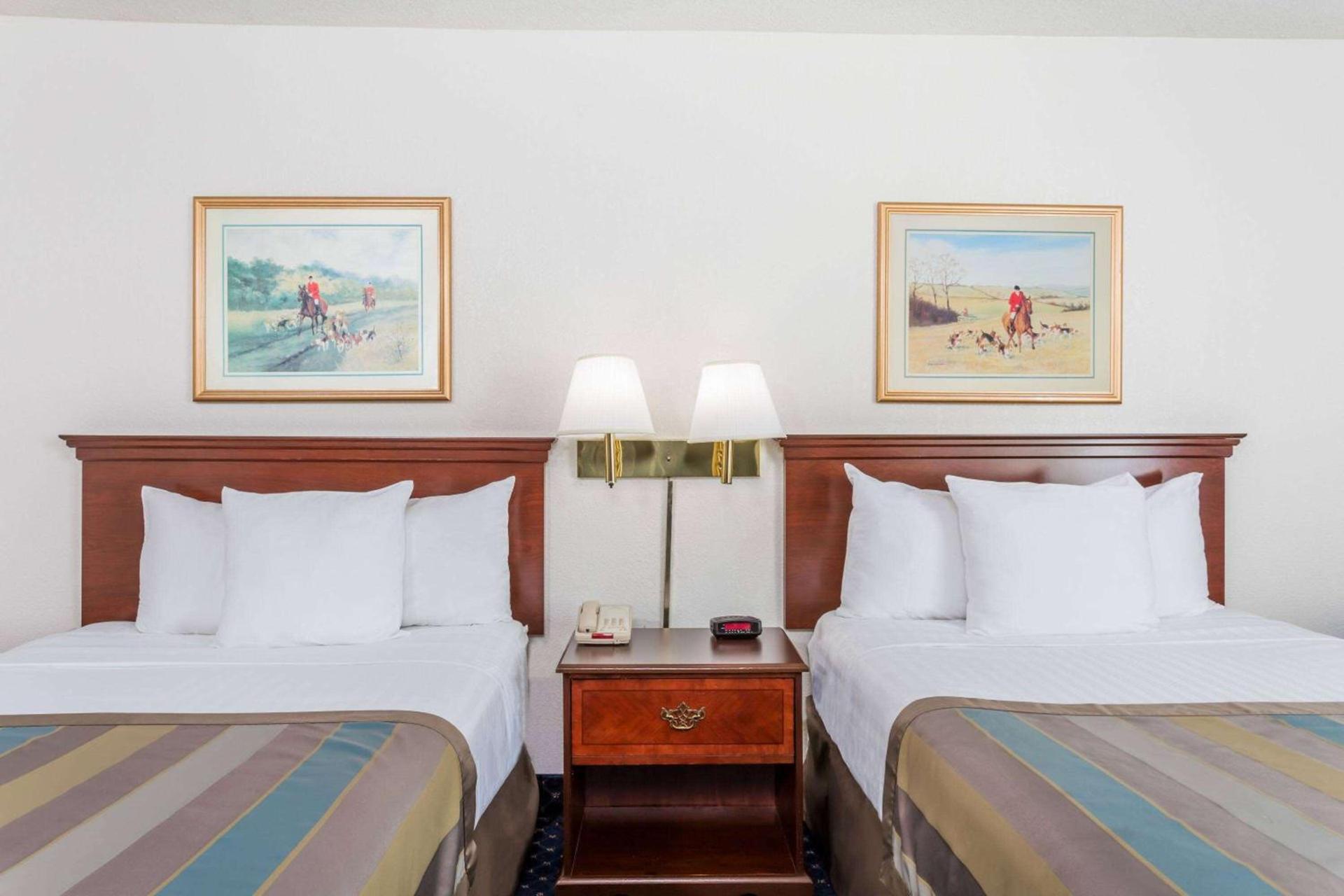 Best Western Greensboro Coliseum Inn photo 12
