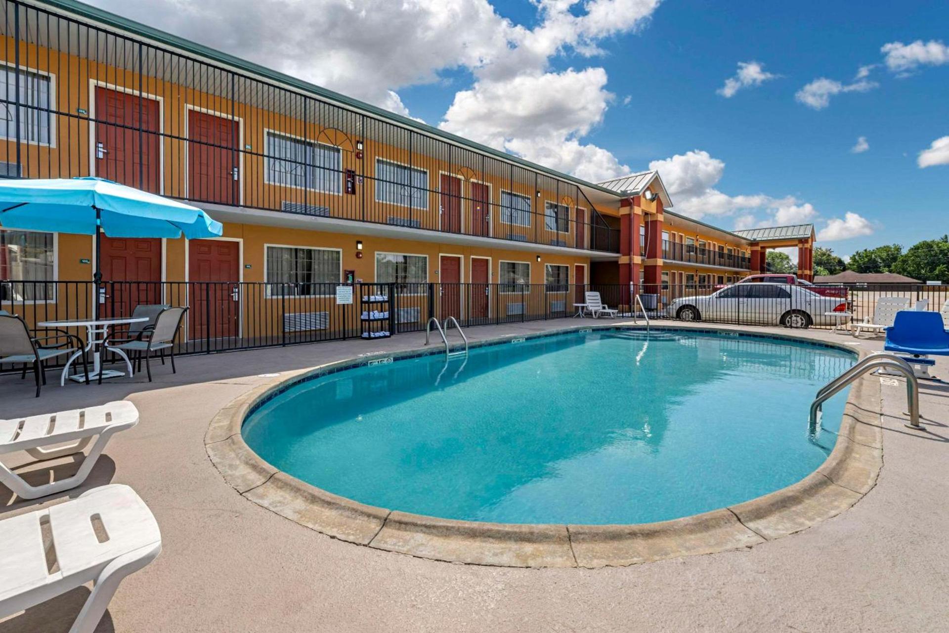Quality Inn Siloam Springs West photo 22