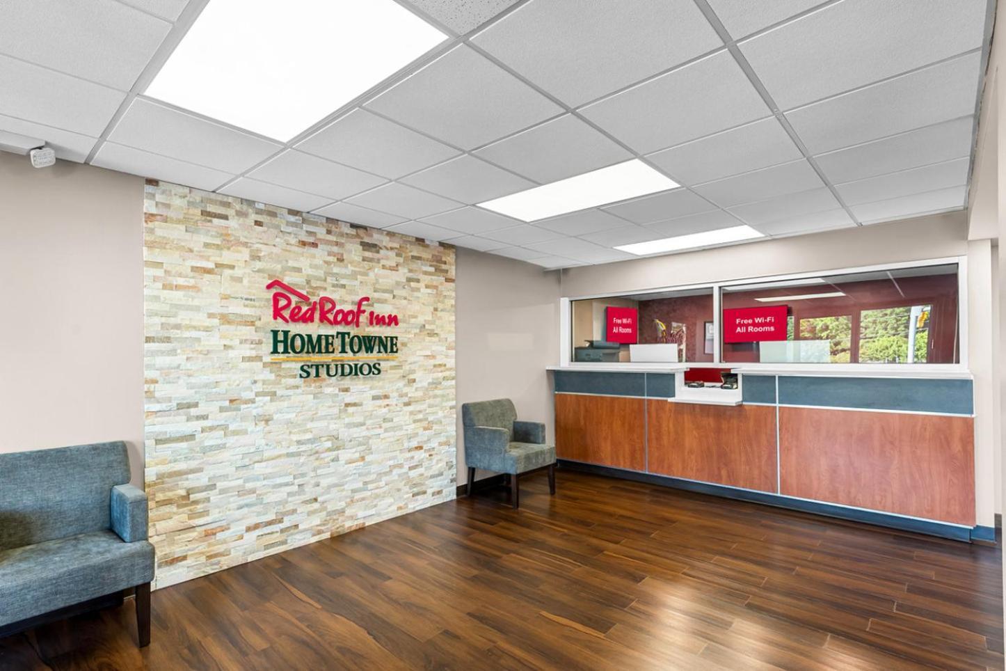 HomeTowne Studios by Red Roof Richmond - Airport Sandston photo 4