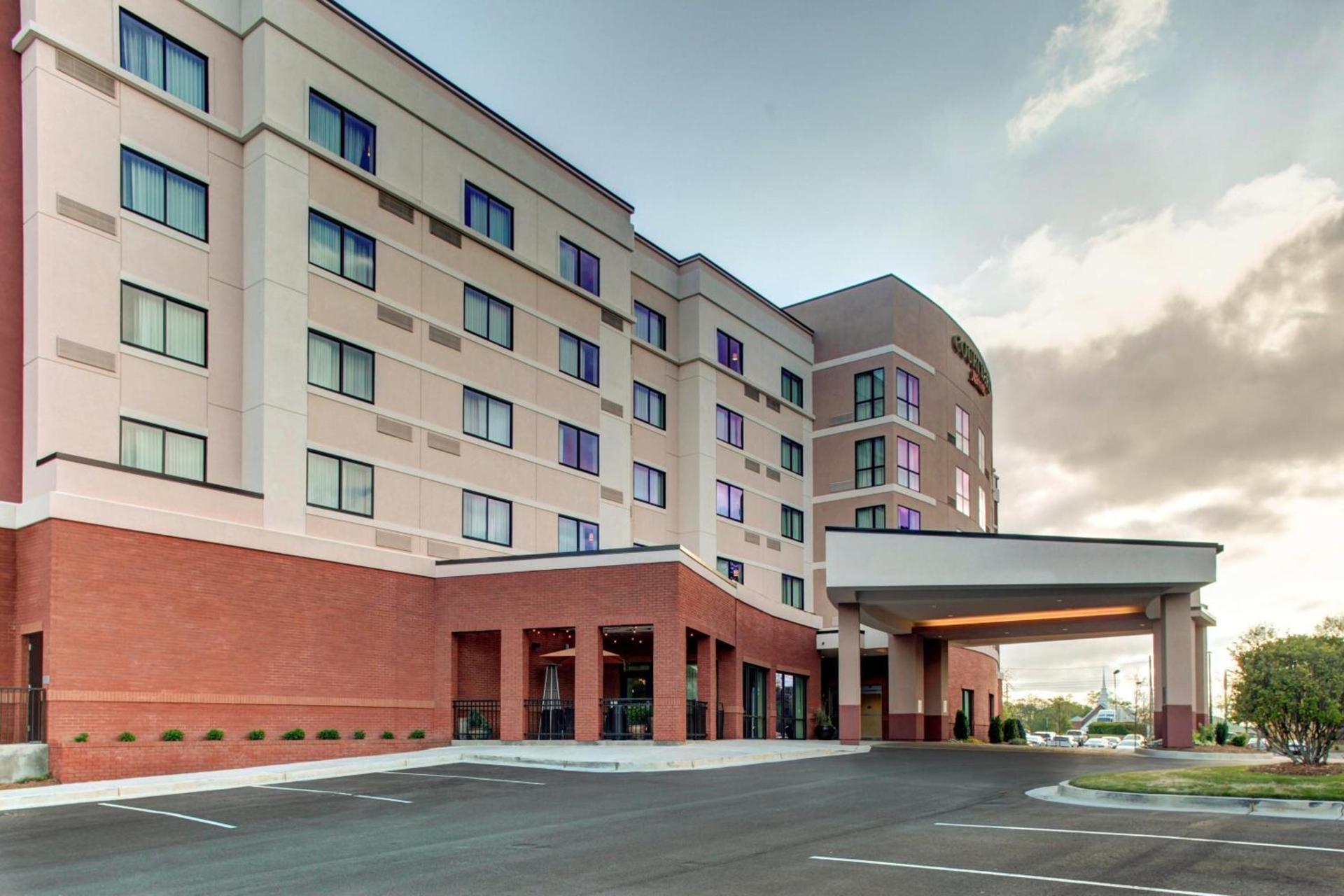 Courtyard by Marriott Carrollton photo 2