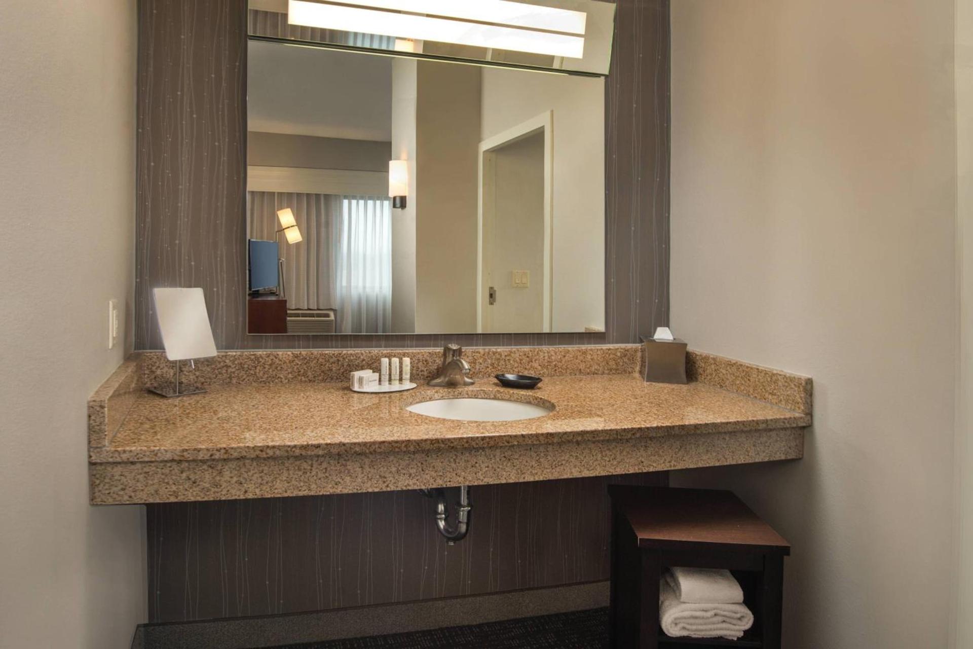 Courtyard by Marriott Hagerstown photo 14