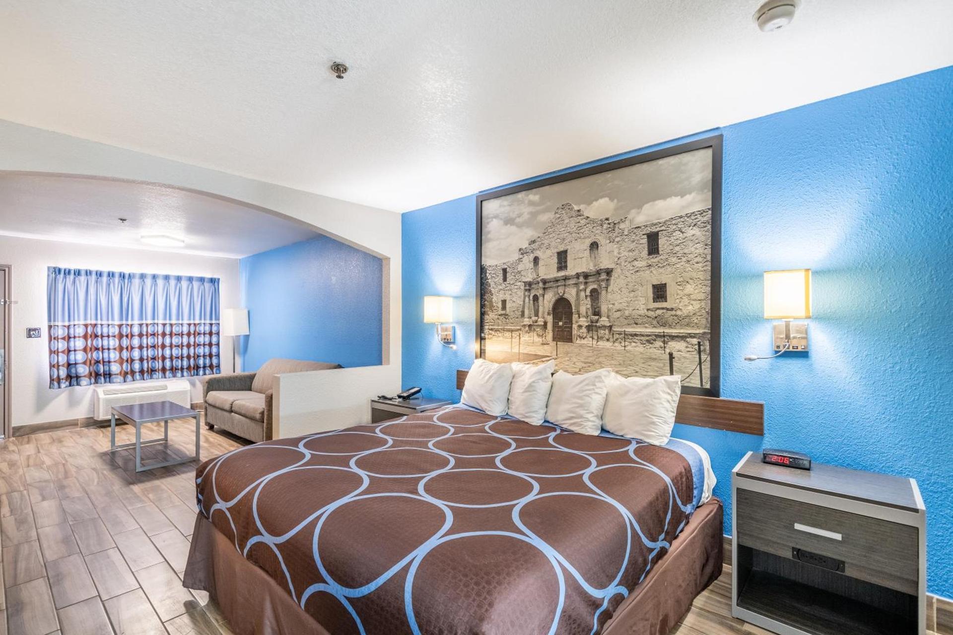 Super 8 by Wyndham San Antonio/Riverwalk Area photo 42