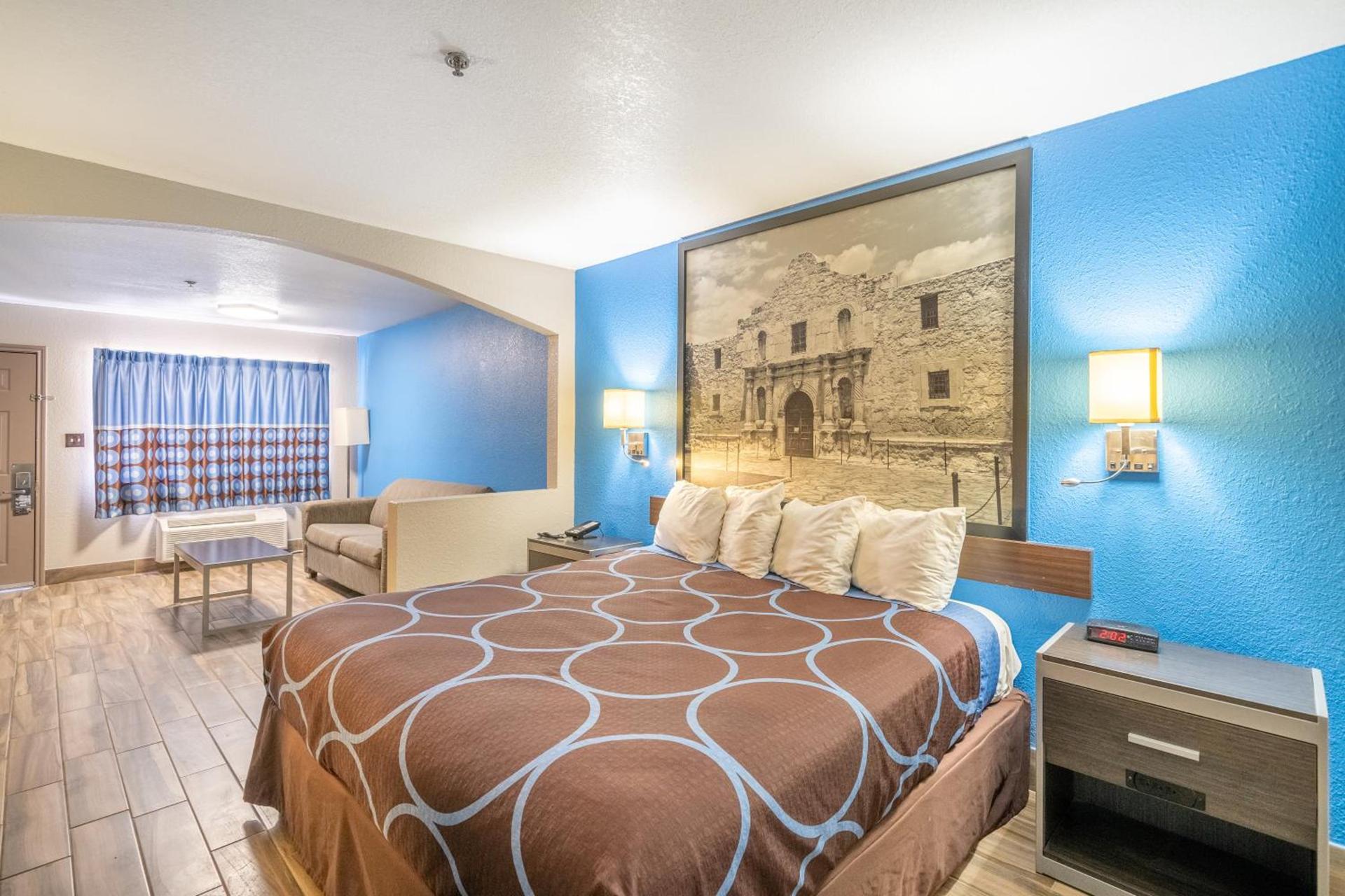 Super 8 by Wyndham San Antonio/Riverwalk Area photo 45