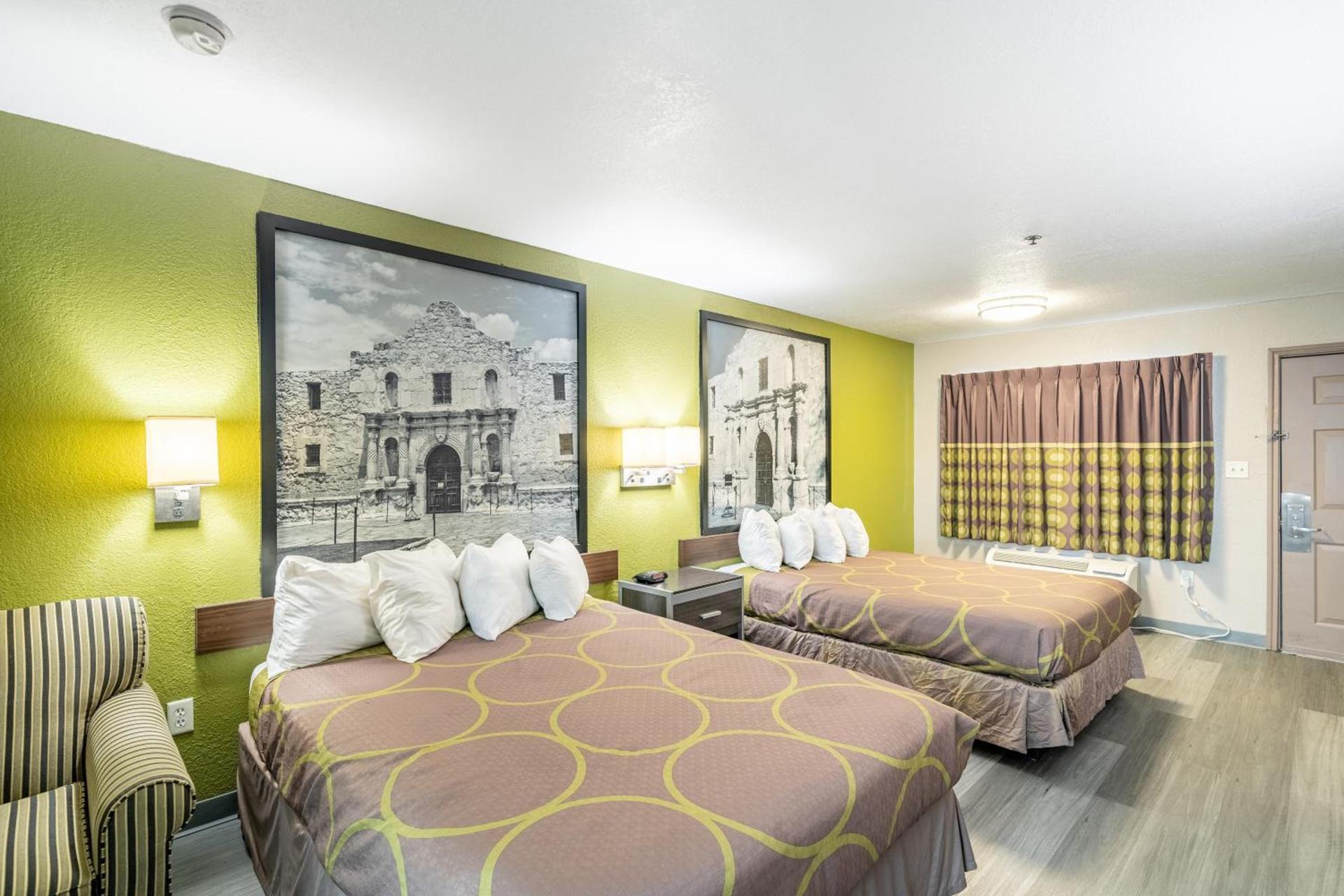 Super 8 by Wyndham San Antonio/Riverwalk Area photo 50