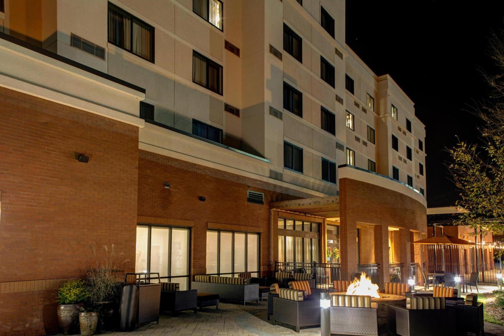 Courtyard by Marriott Carrollton photo 8
