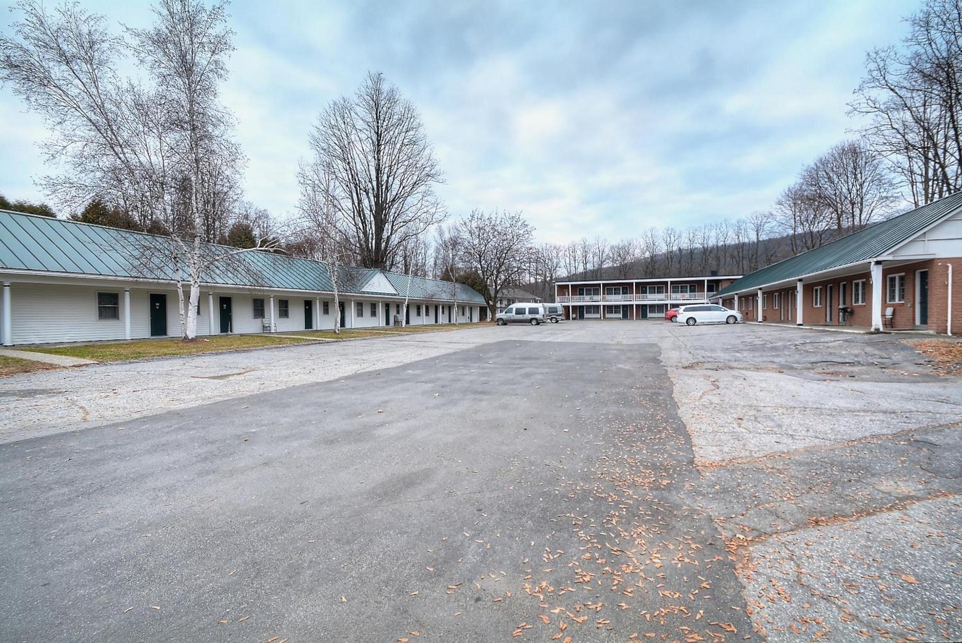 Colonial Motel and Spa photo 6