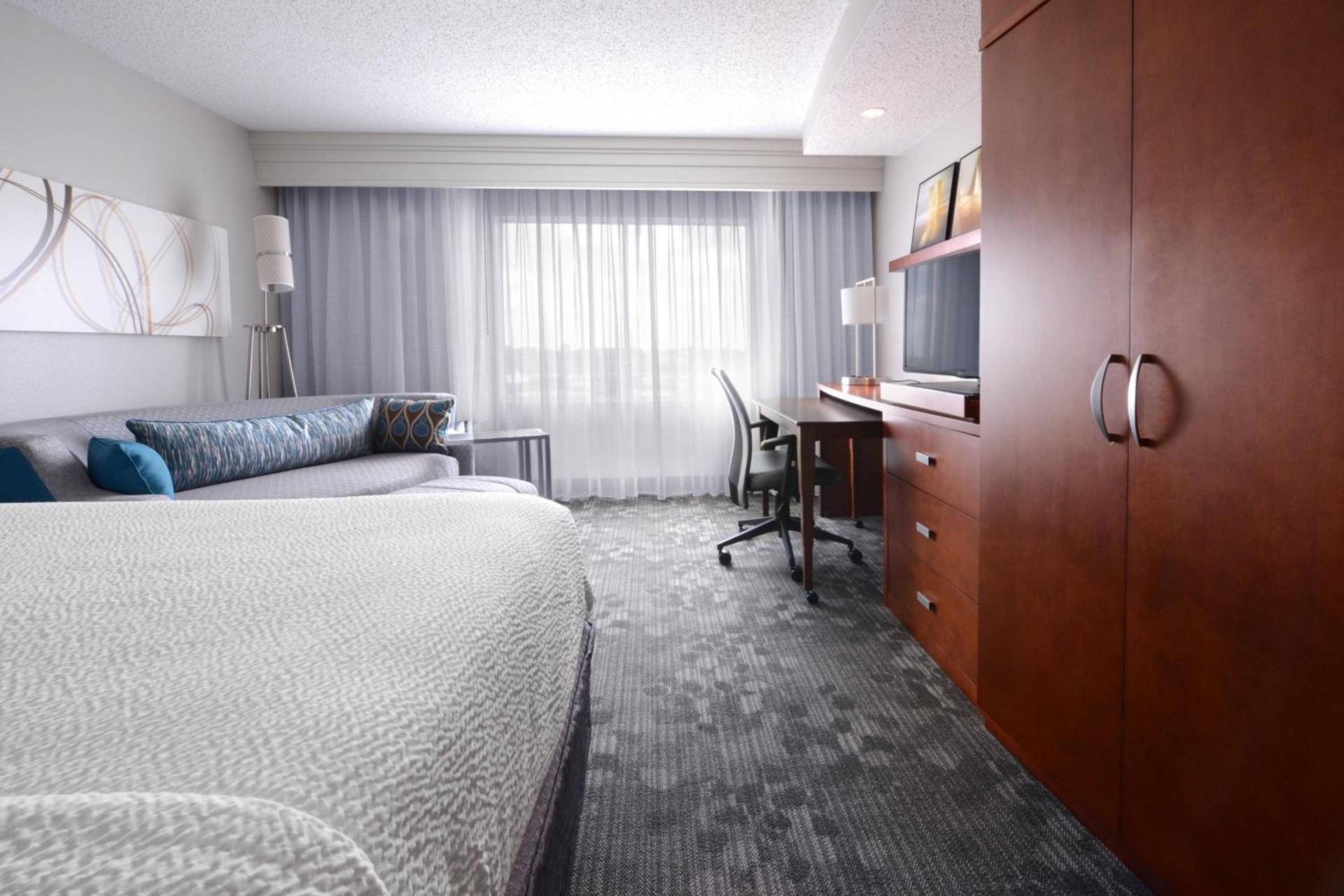 Courtyard Marriott Houston Pearland photo 6