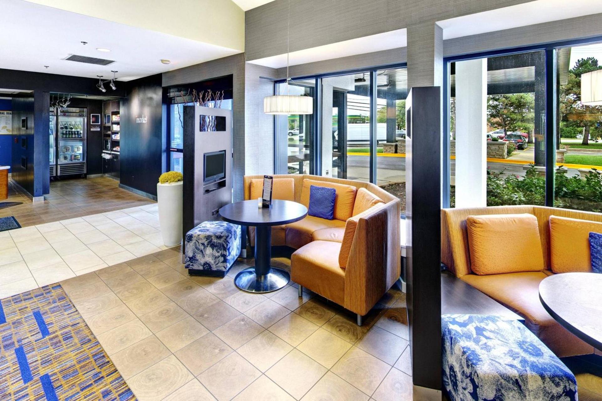 Courtyard Chicago Glenview/Northbrook photo 13