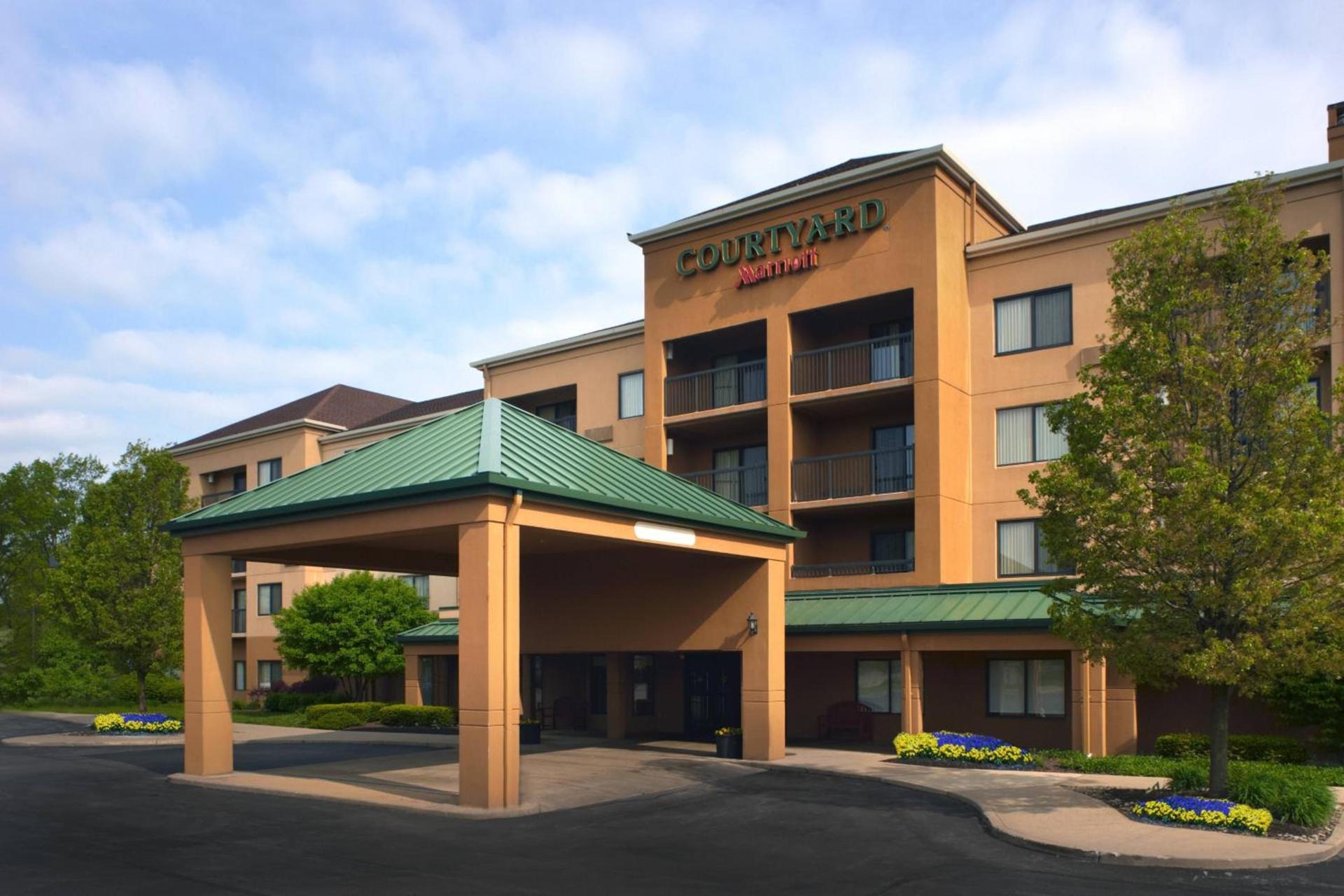 Courtyard Cleveland Airport South — hotel in Middleburg Heights