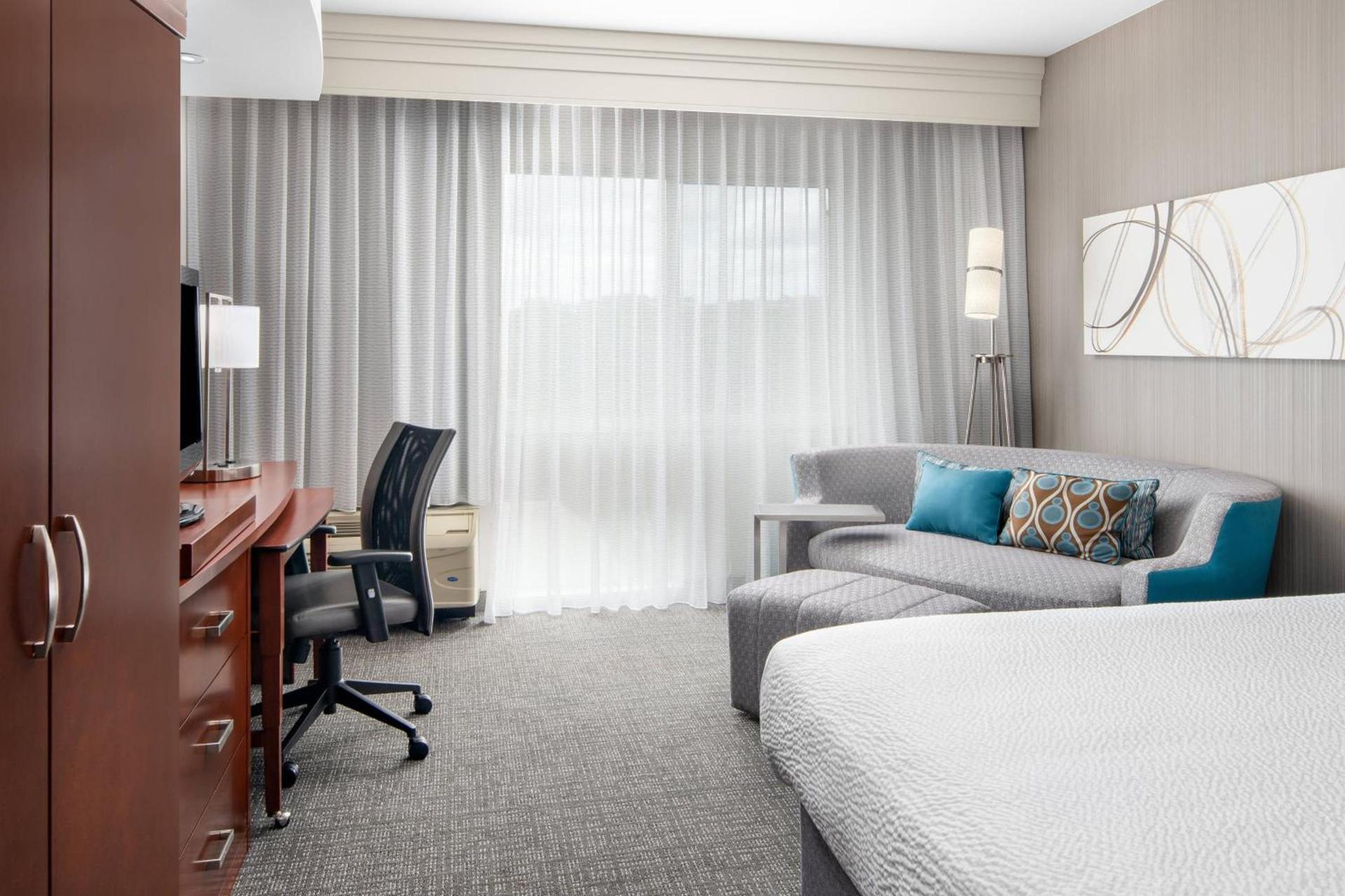 Courtyard by Marriott Raleigh North photo 13