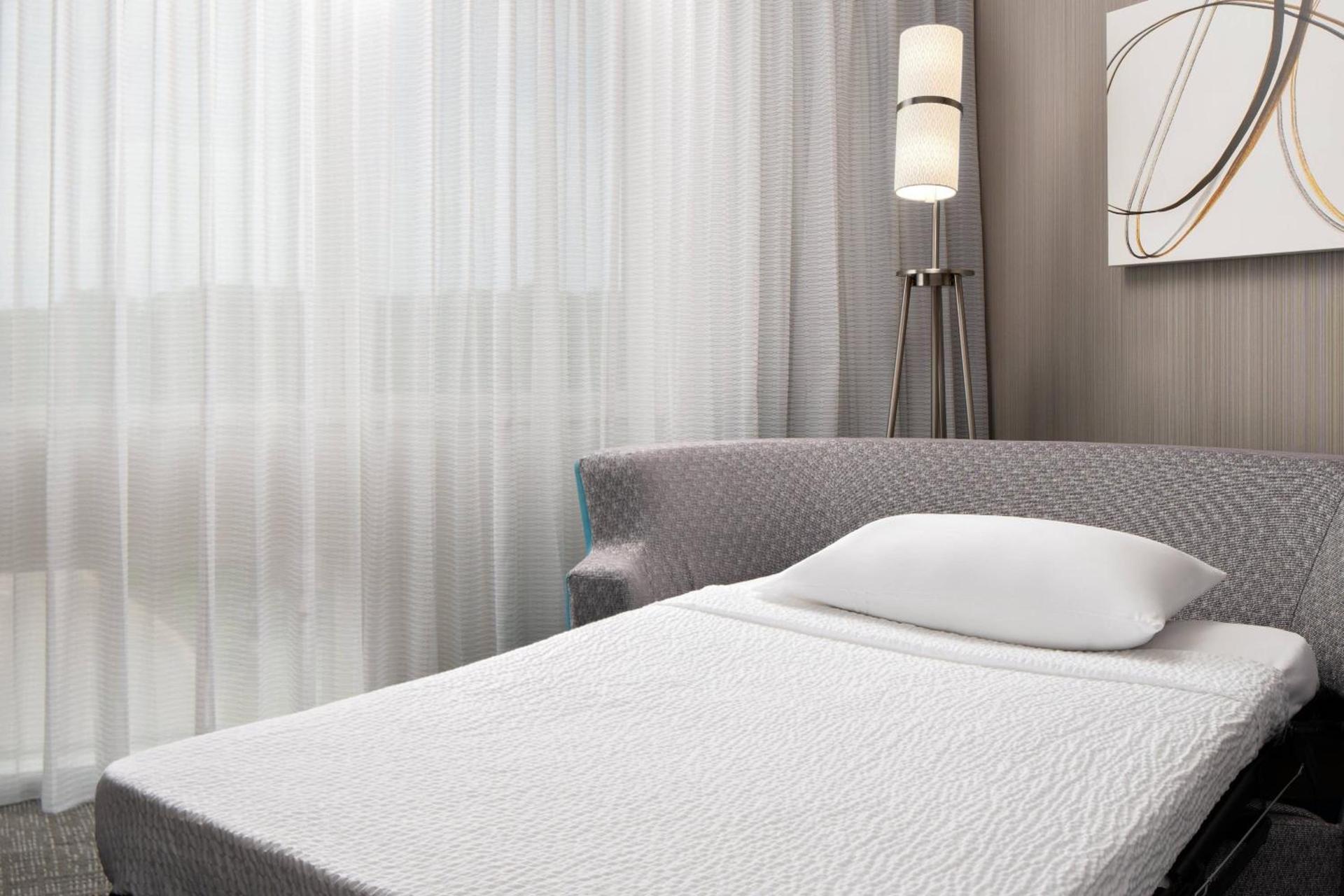 Courtyard by Marriott Raleigh North photo 16