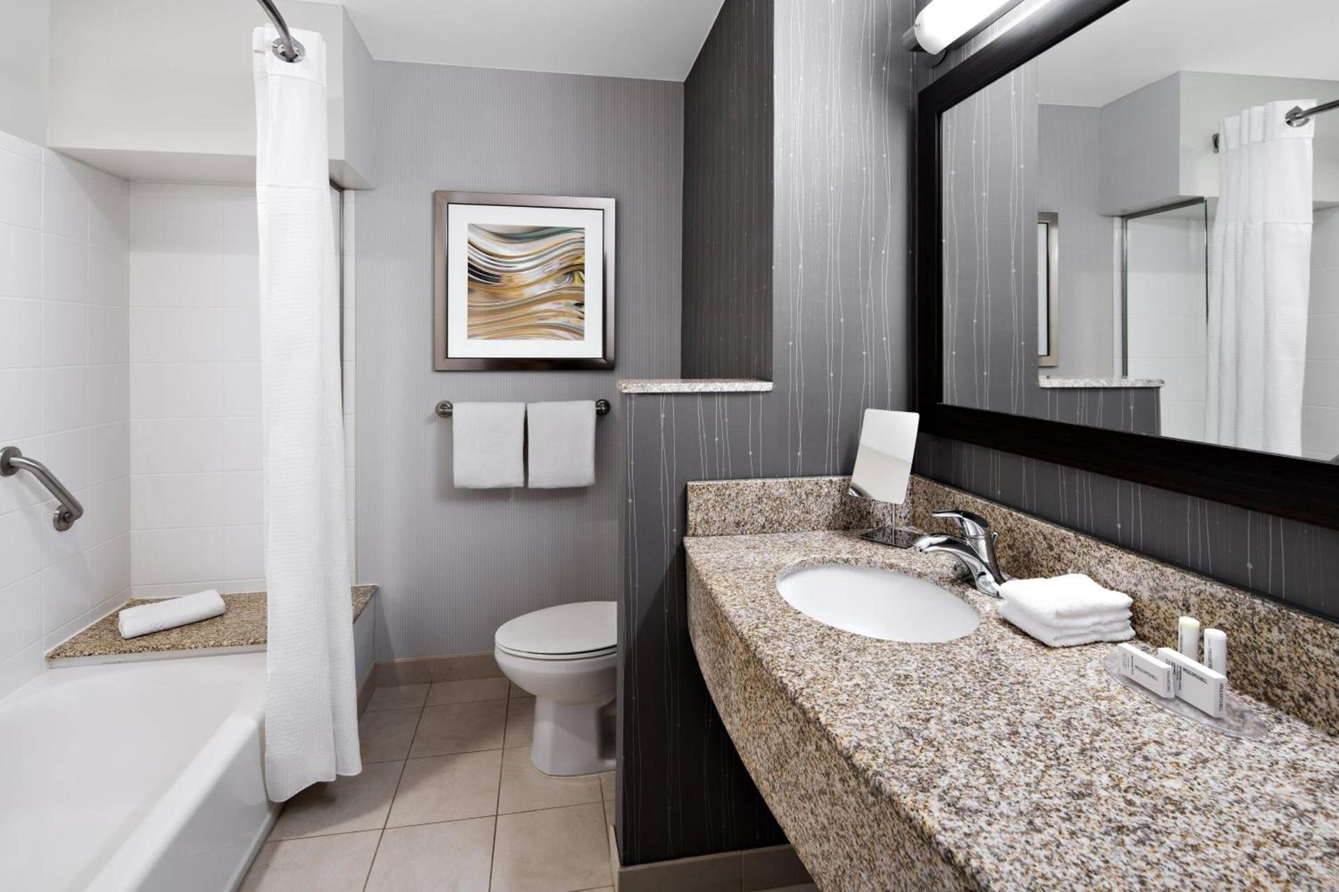 Courtyard by Marriott Raleigh North photo 19