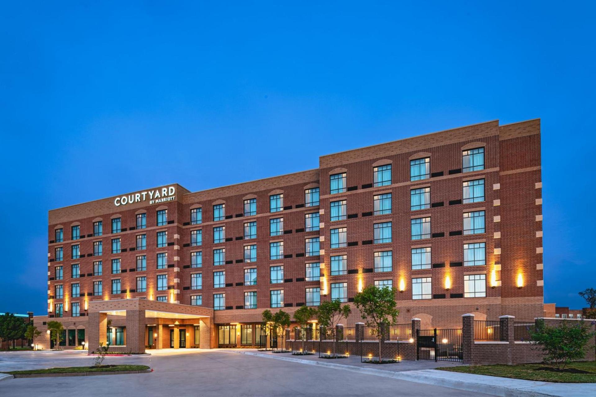 Courtyard by Marriott Dallas Frisco photo 1