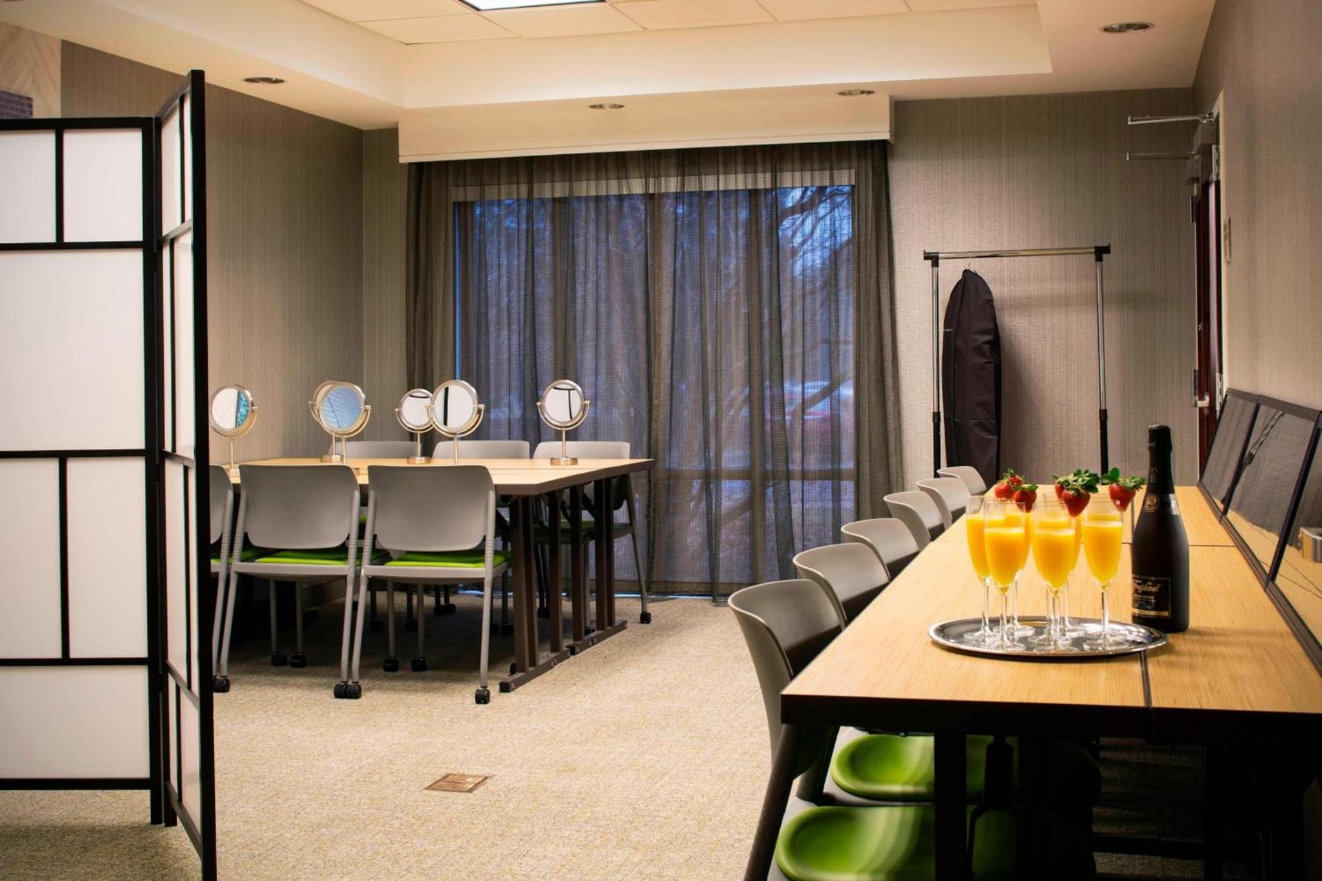 SpringHill Suites Chicago Lincolnshire photo 20